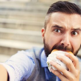 Come comprendere e gestire meglio i nostri attacchi di fame
