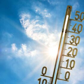 Perché la digestione rallenta con il caldo? Alcuni rimedi innovativi…