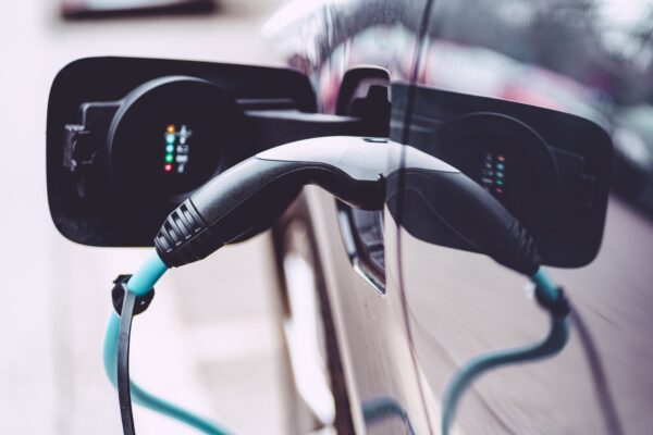 Ricarica dei veicoli elettrici in Svizzera: il futuro è già lanciato