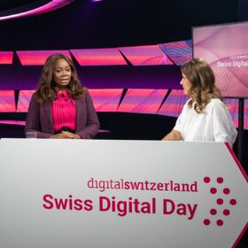 Continua la marcia degli svizzeri verso il futuro digitale