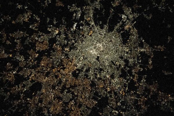 Una rivoluzione spaziale aerea sul territorio, la città e l’architettura