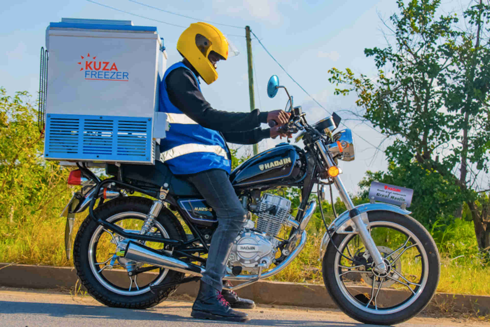 Dai rifiuti in plastica ai freezer solari in Kenya