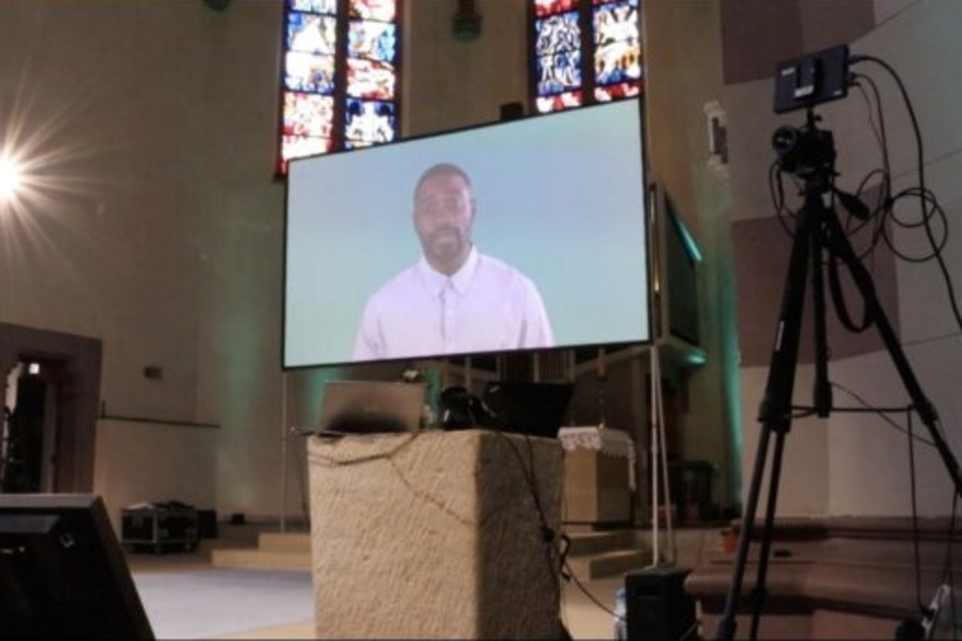 L'IA approda nella… religione in Germania c'è un parroco virtuale