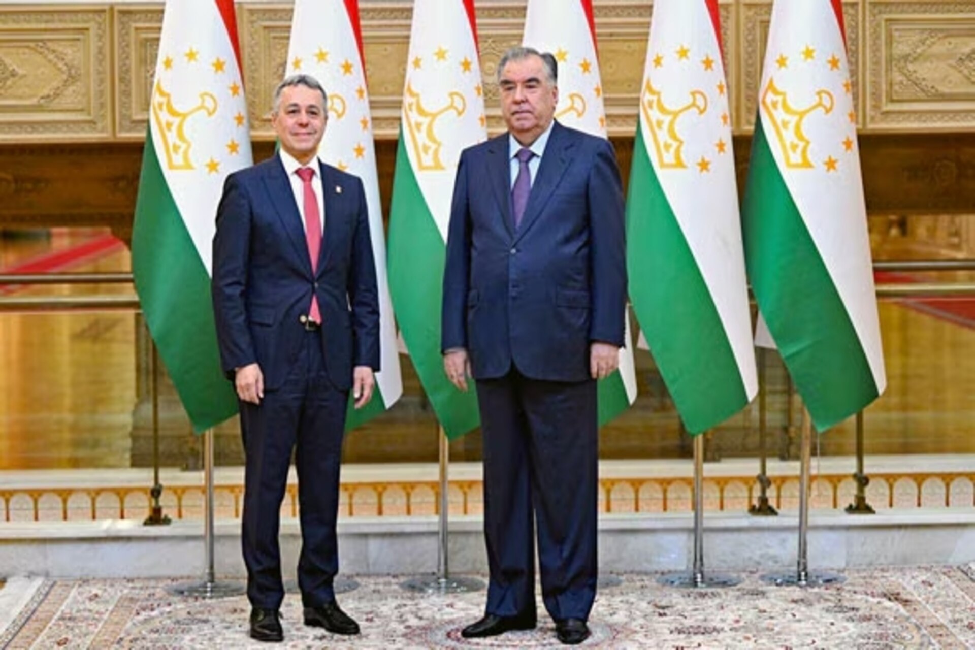Digitalizzazione in Asia: il Consigliere Federale svizzero Ignazio Cassis con il Presidente del Tagikistan, Emomali Rahmon