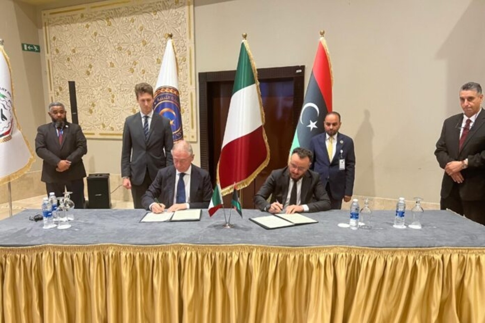 Italia e Libia: il Ministro dell'Industria e dei Minerali del Governo di Unità Nazionale dello Stato della Libia, Ahmed Ali Abouhisa, e il Ministro delle Imprese e del Made in Italy della Repubblica Italiana, Adolfo Urso