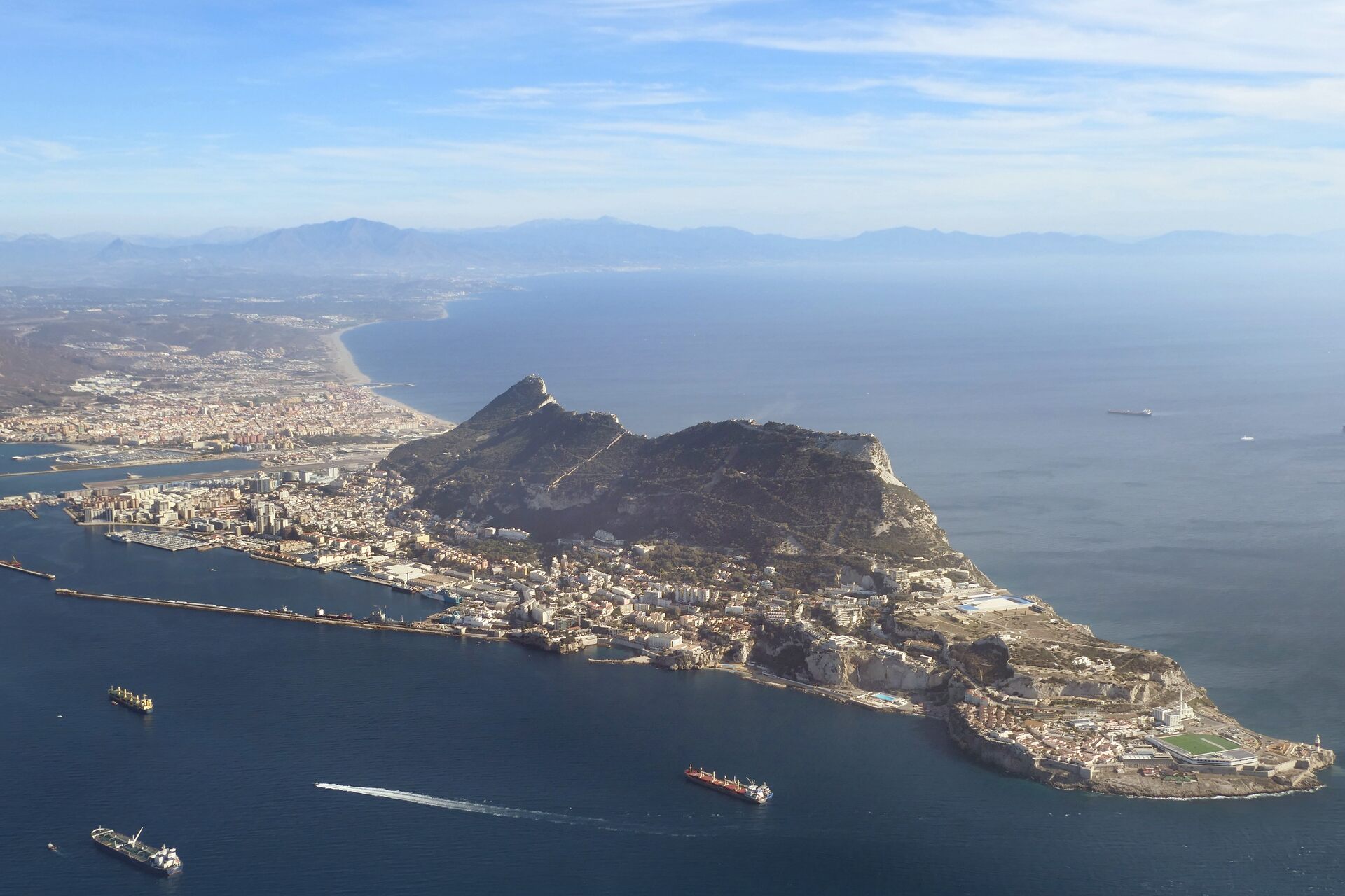 Gibilterra: all'estremo orientale dello stretto omonimo nel Mediterraneo