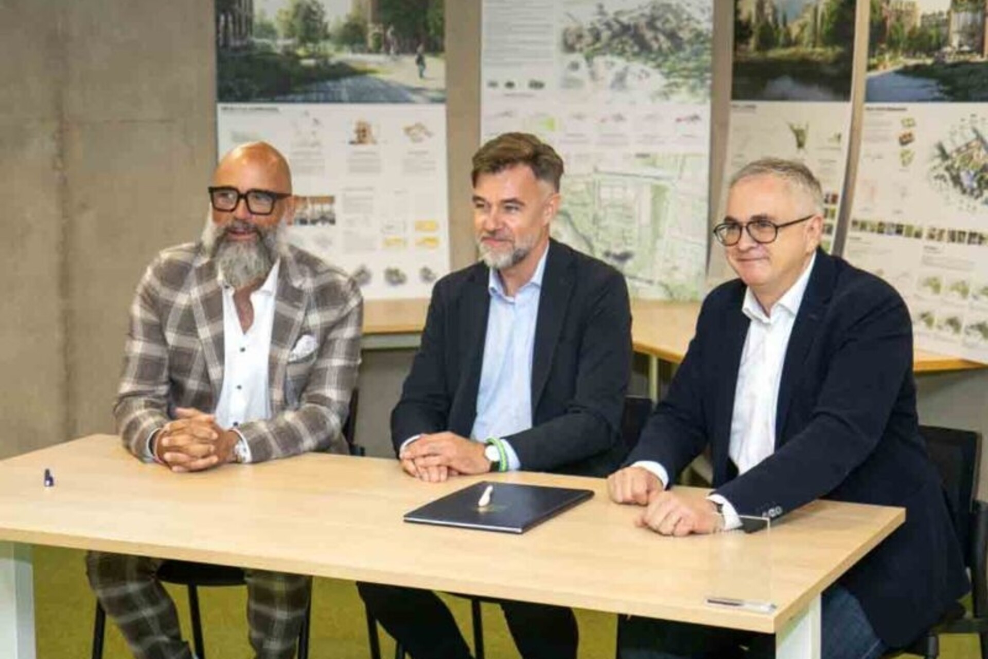 Lussemburgo: Romain Poulles, il ministro Franz Fayot e Jean-Paul Scheuren