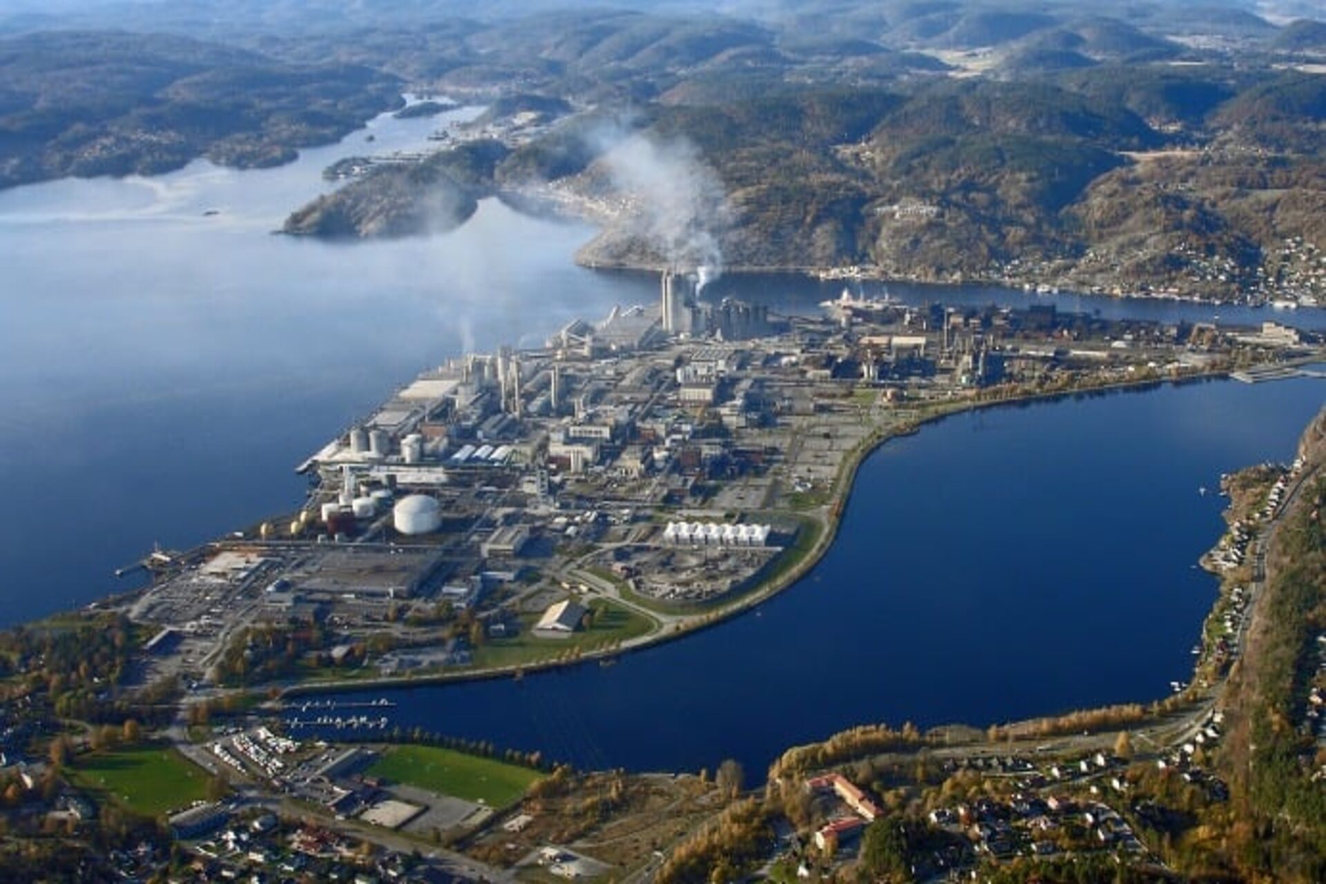 Idrogeno verde: l'Herøya Industrial Park di Porsgrunn, nella regione norvegese del Telemark