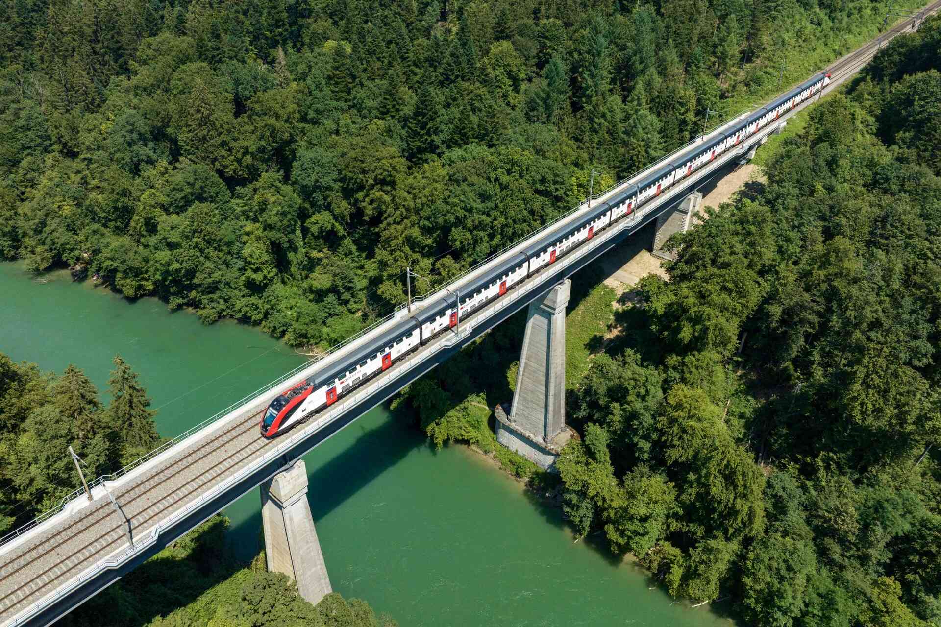 Energia green: dal primo gennaio 2025, le Ferrovie Federali Svizzere adottano un'elettricità completamente rinnovabile