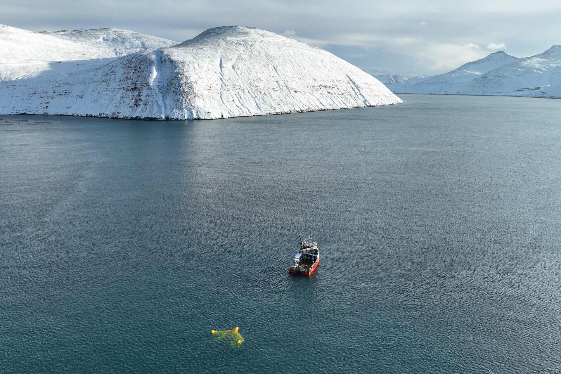 Energia mareomotrice: il Dragon 12 trainato nelle acque di Hestfjord