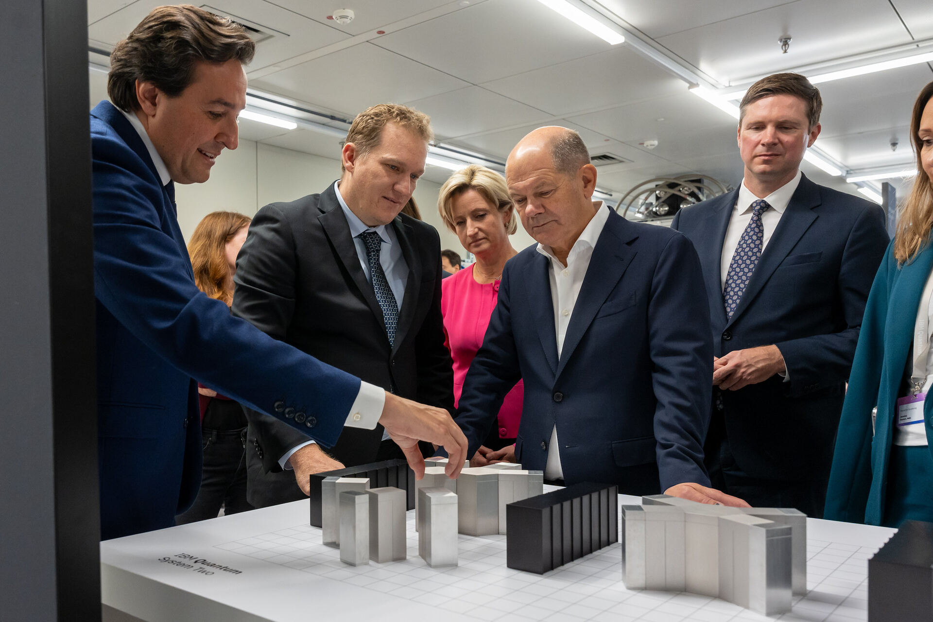 Quantum Data Center: le personalità presenti all'inaugurazione di Ehningen, in Germania