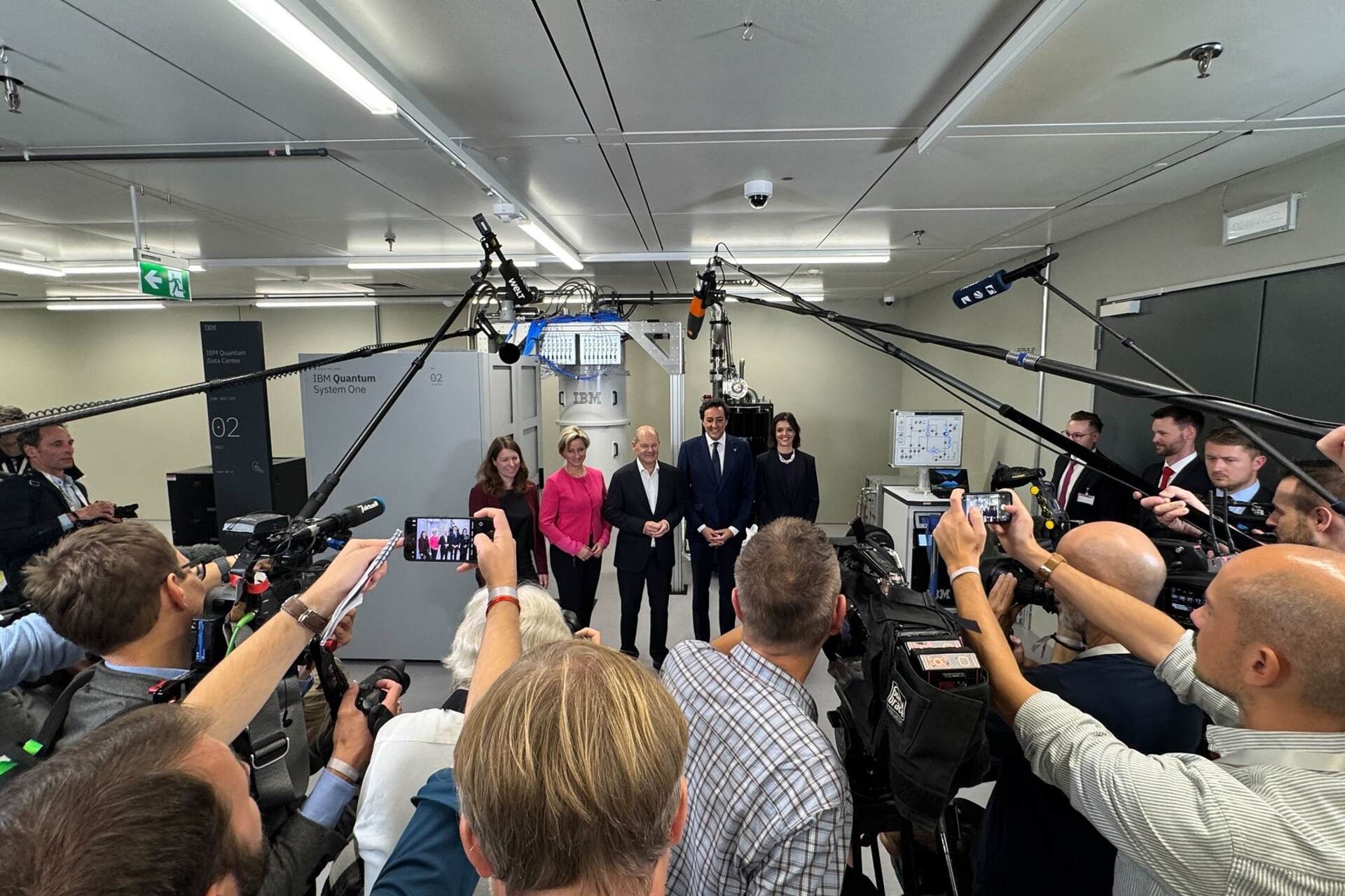 Quantum Data Center: le personalità presenti all'inaugurazione di Ehningen, in Germania