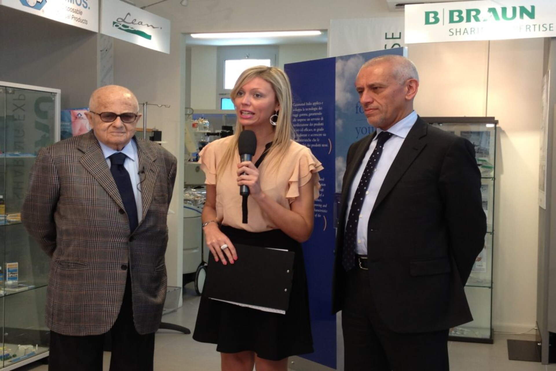 Mario Veronesi: con l'editore Alberto Nicolini e la giornalista Federica Galli