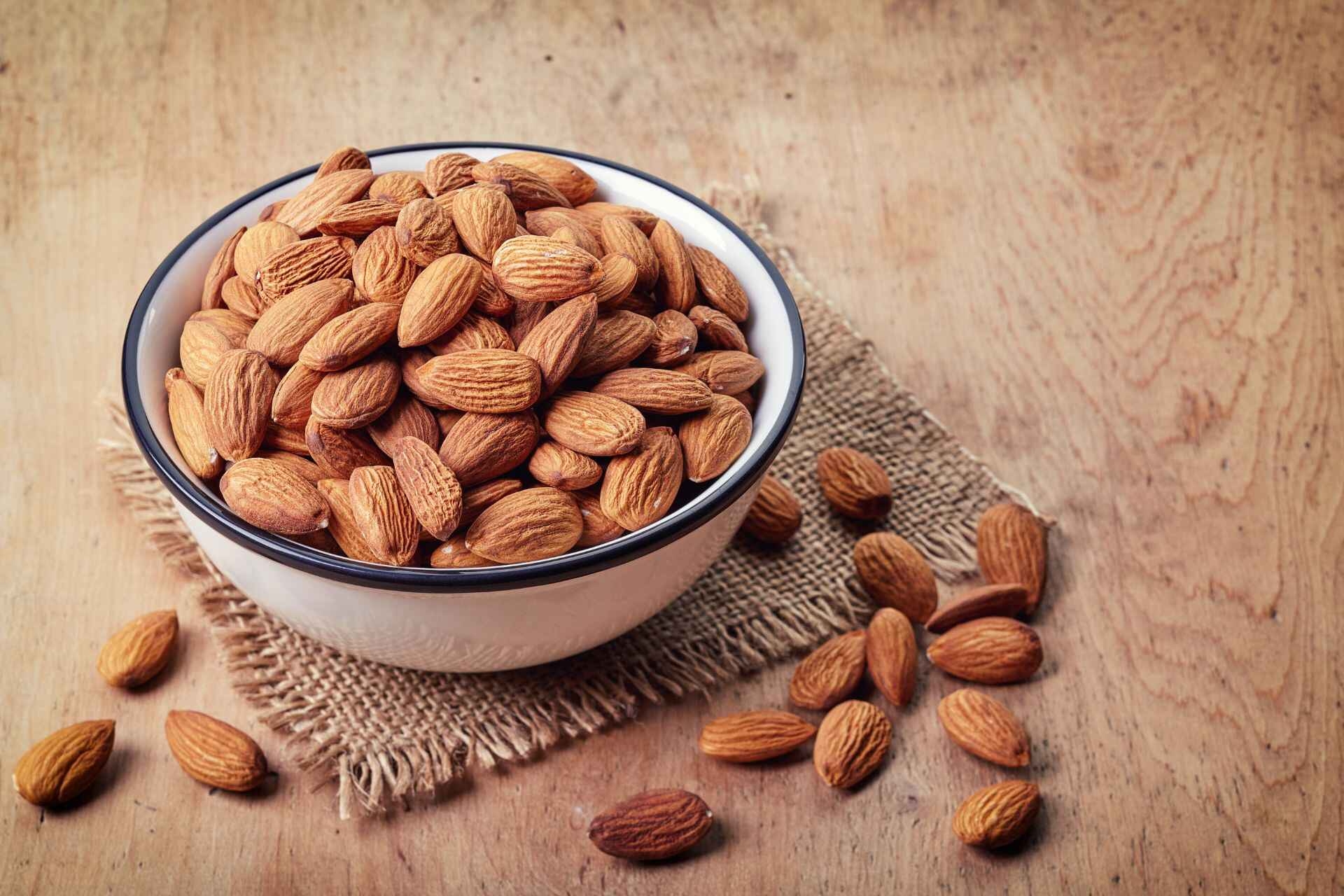 Menopausa: utile il consumo di mandorle