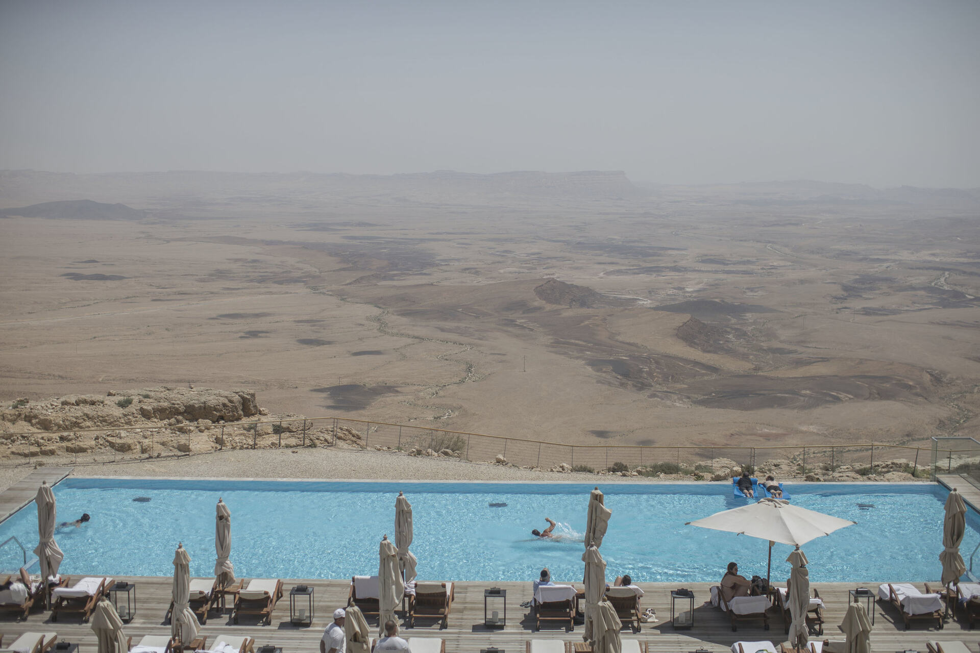 Desalinizzazione in israele: una piscina sul cratere di Ramon