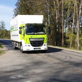 Svezia, la rivoluzione di strade elettrificate per veicoli in movimento