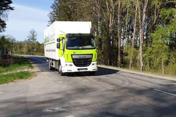 Svezia, la rivoluzione di strade elettrificate per veicoli in movimento
