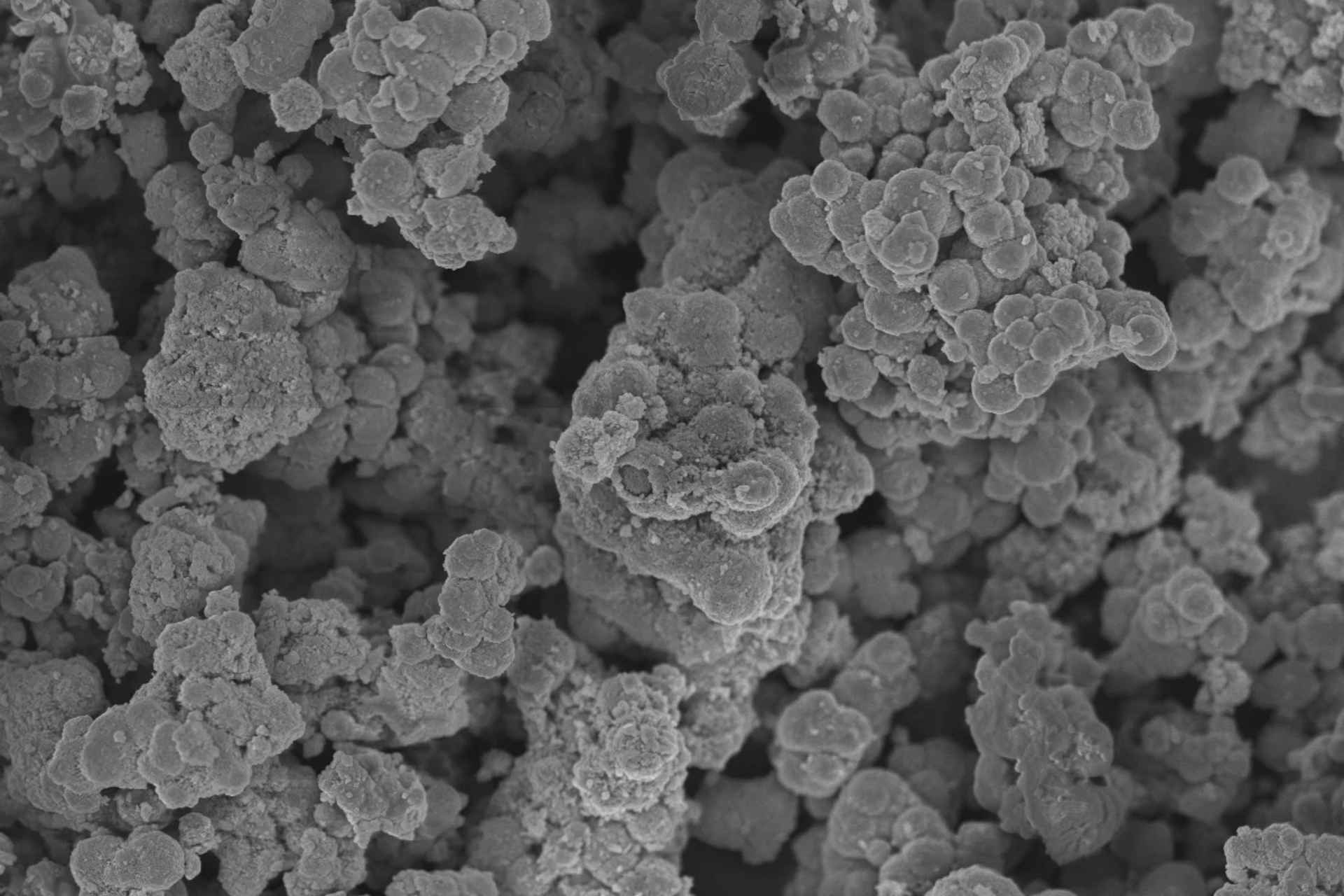 Proteine della seta e nanoparticelle di rame per i filtri dell'aria che uccidono i batteri