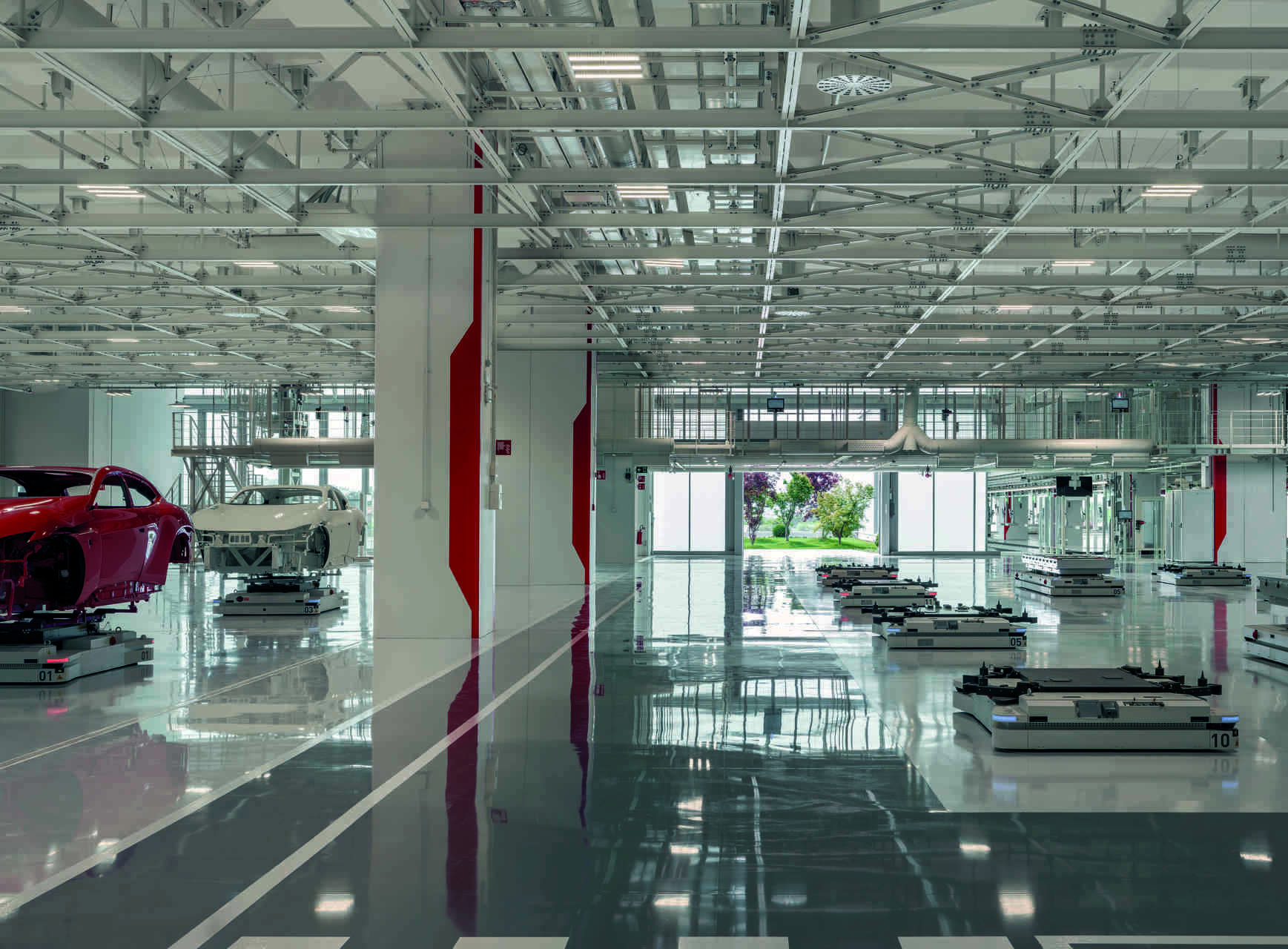 Ferrari e-building: gli interni dell'avveniristico edificio a Maranello