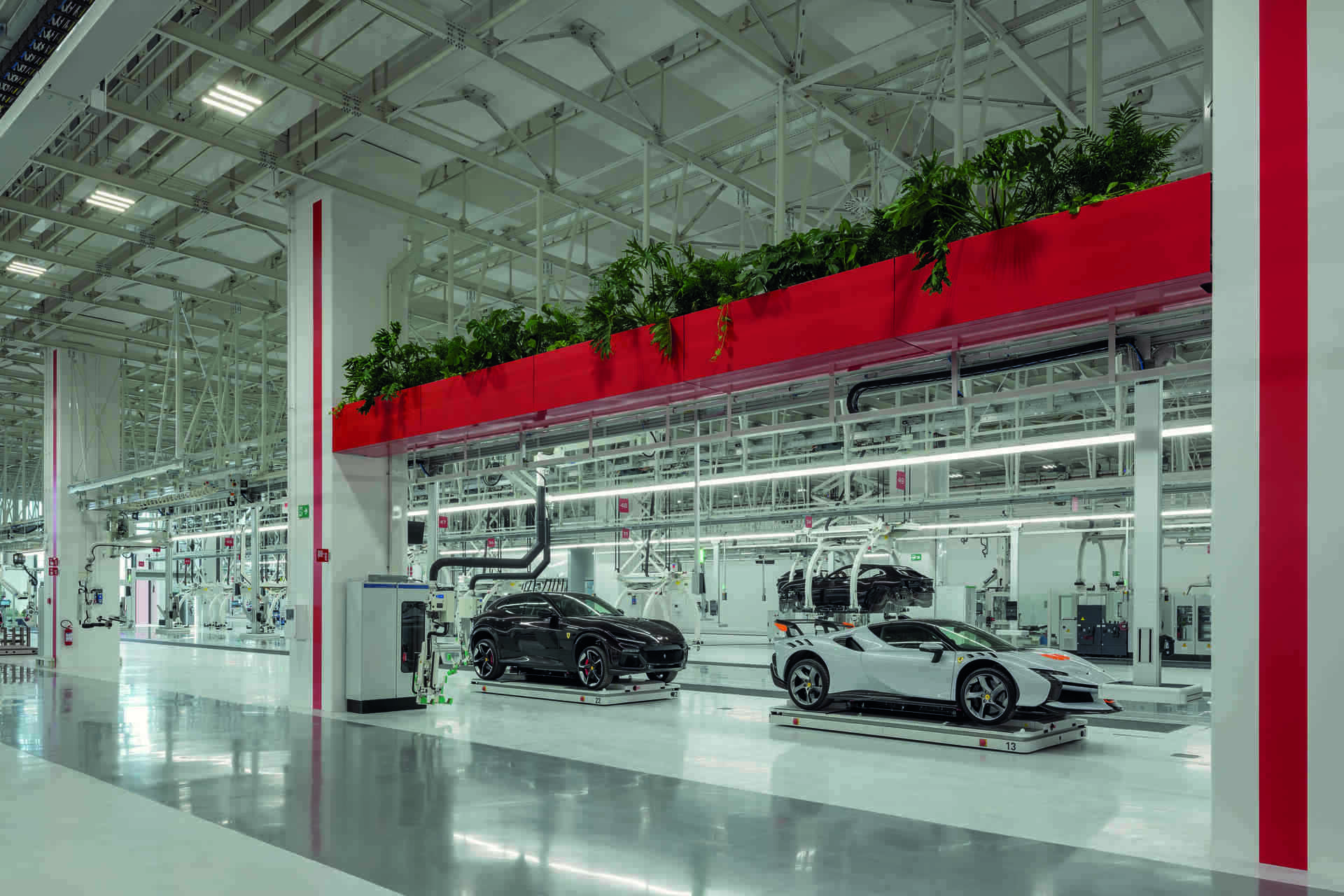 Ferrari e-building: gli interni dell'avveniristico edificio a Maranello