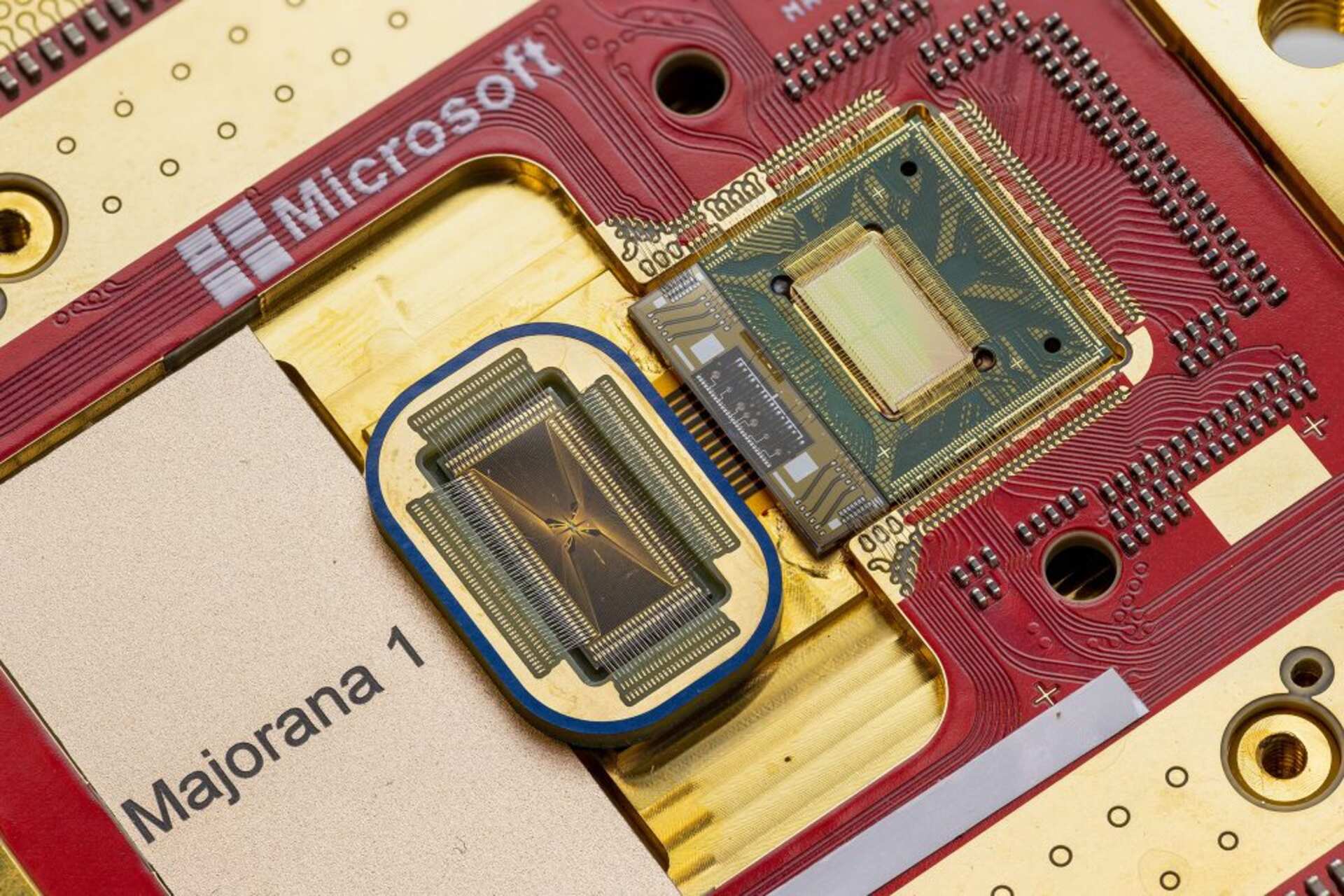 Majorana 1: il nuovo chip di Microsoft, basato su qubit topologici, promette di rivoluzionare il calcolo quantistico grazie alla sua stabilità e scalabilità