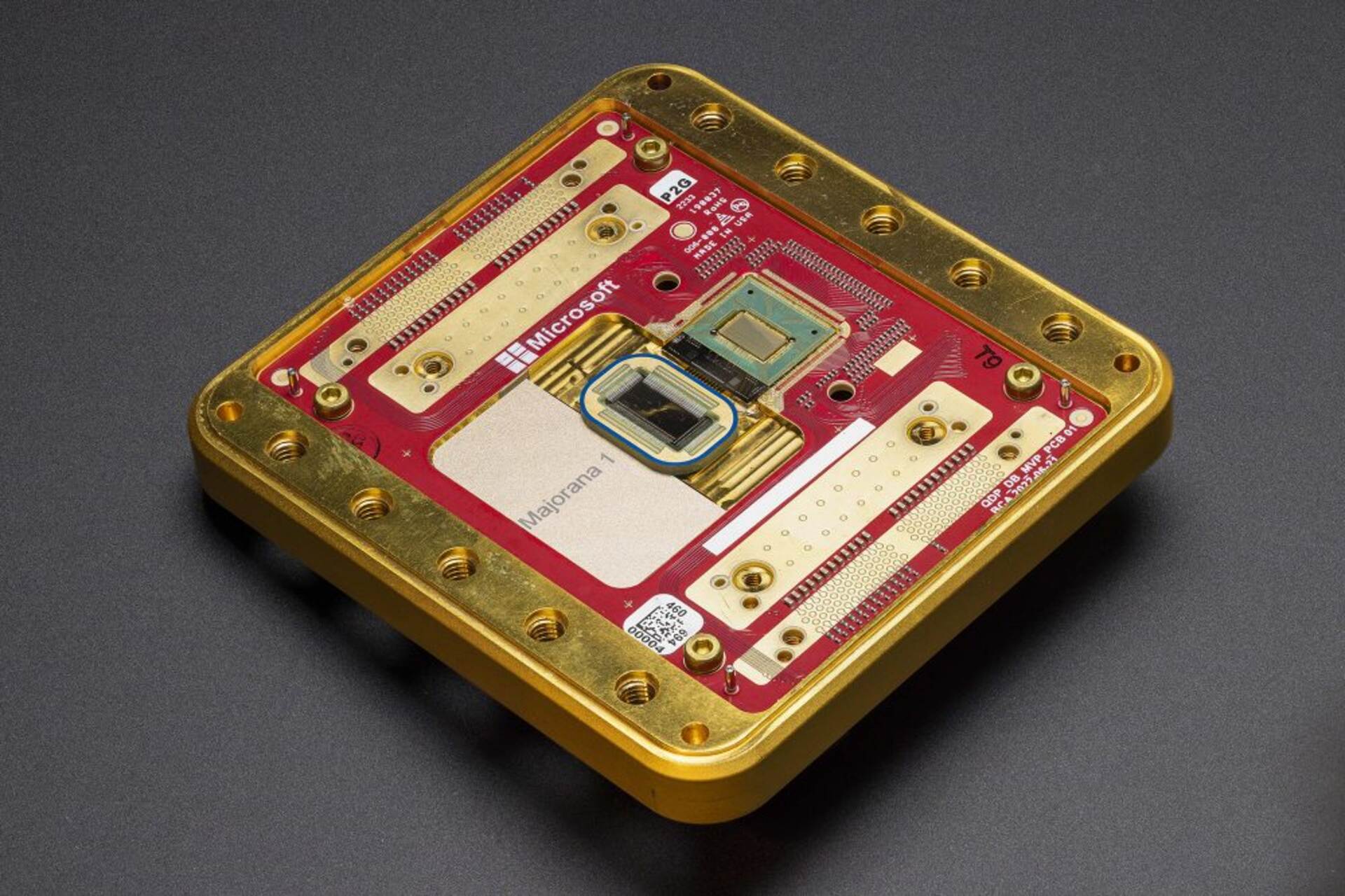Majorana 1: il nuovo chip di Microsoft, basato su qubit topologici, promette di rivoluzionare il calcolo quantistico grazie alla sua stabilità e scalabilità