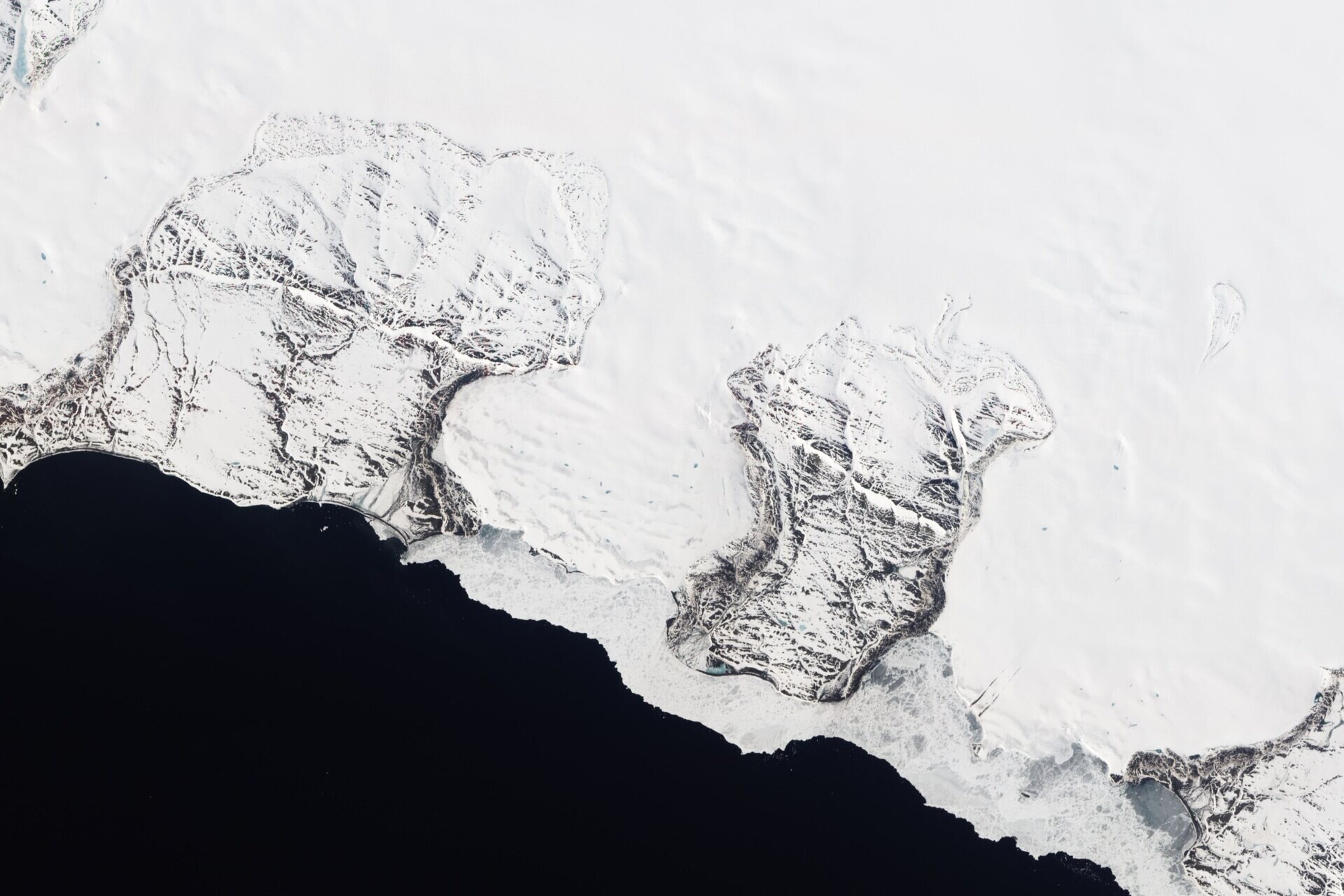 Novaja Zemlja: il Roze Glacier, sulla costa settentrionale, è una delle più imponenti masse glaciali