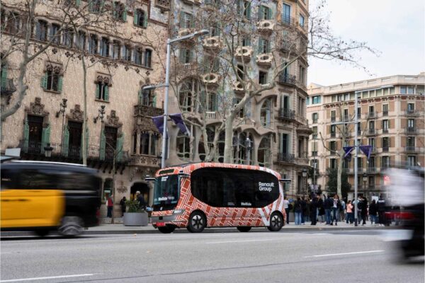 Barcellona inaugura il futuro con il Robobus di WeRide e Renault