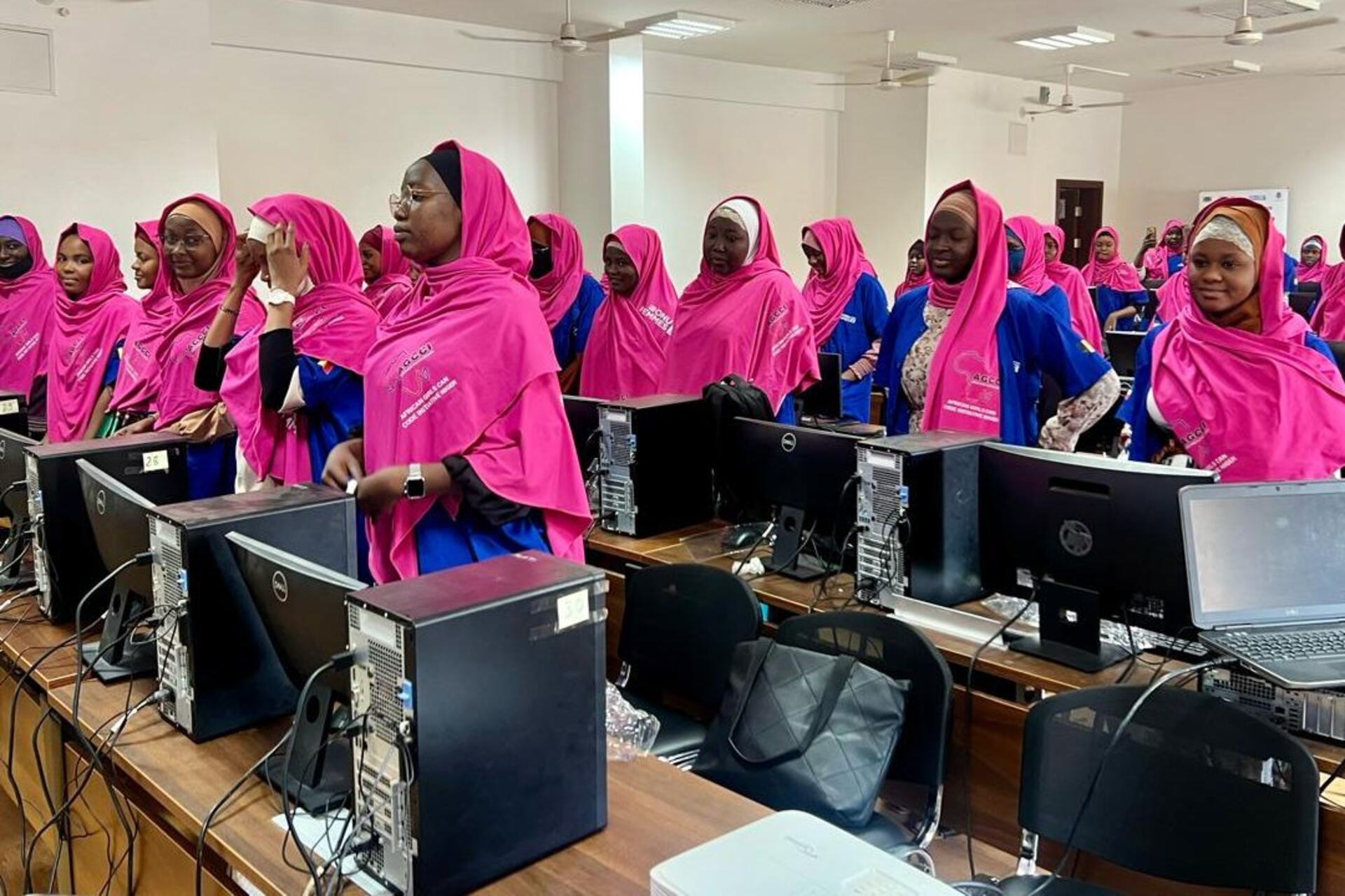 Cité de l’Innovation: alfabetizzazione digitale tra le donne con la Africa Code Week
