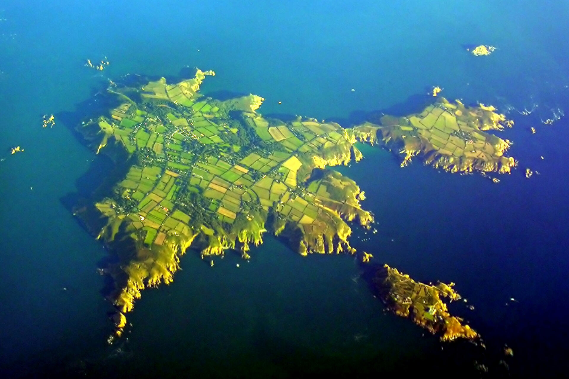 Sark: la vista aerea rivela un paesaggio incontaminato