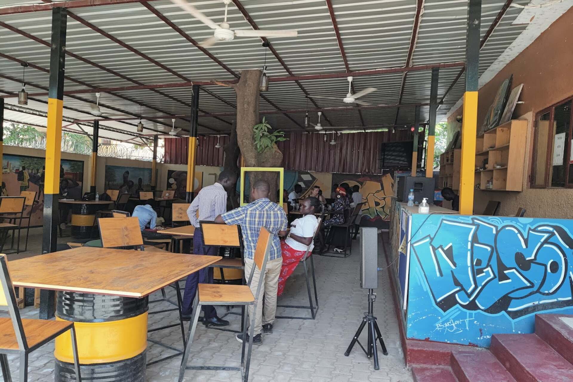 Sud Sudan: lo Scenius Hub aiuta giovani, imprenditori e innovatori del Paese africano in una location della capitale Giuba