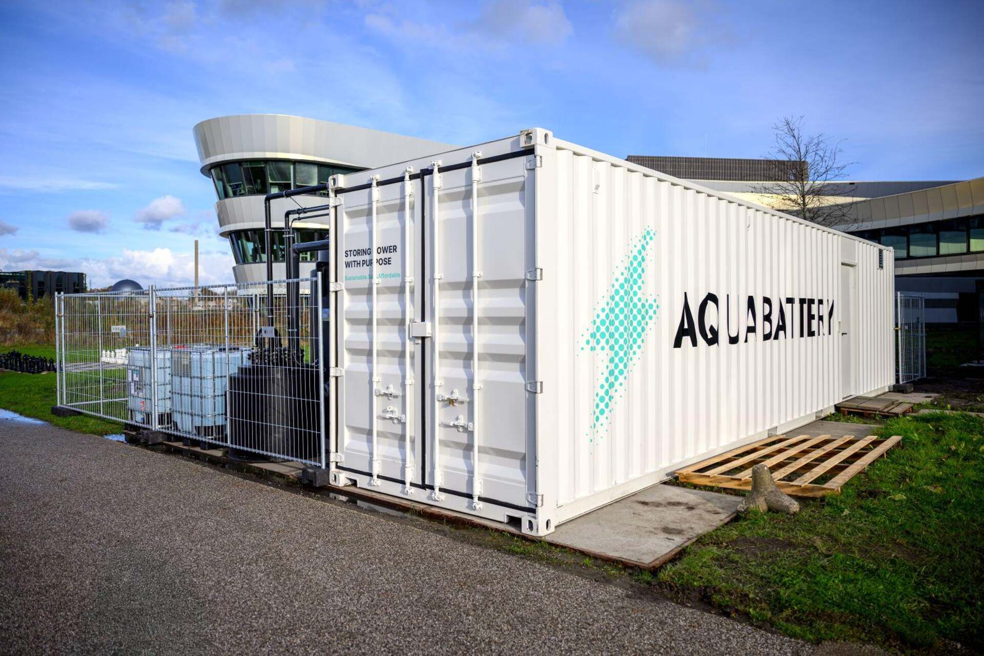 Batteria a flusso redox: Aquabattery e Verbund usano acqua salata attraverso l’ossidoriduzione come mezzo sostenibile di stoccaggio dell’energia