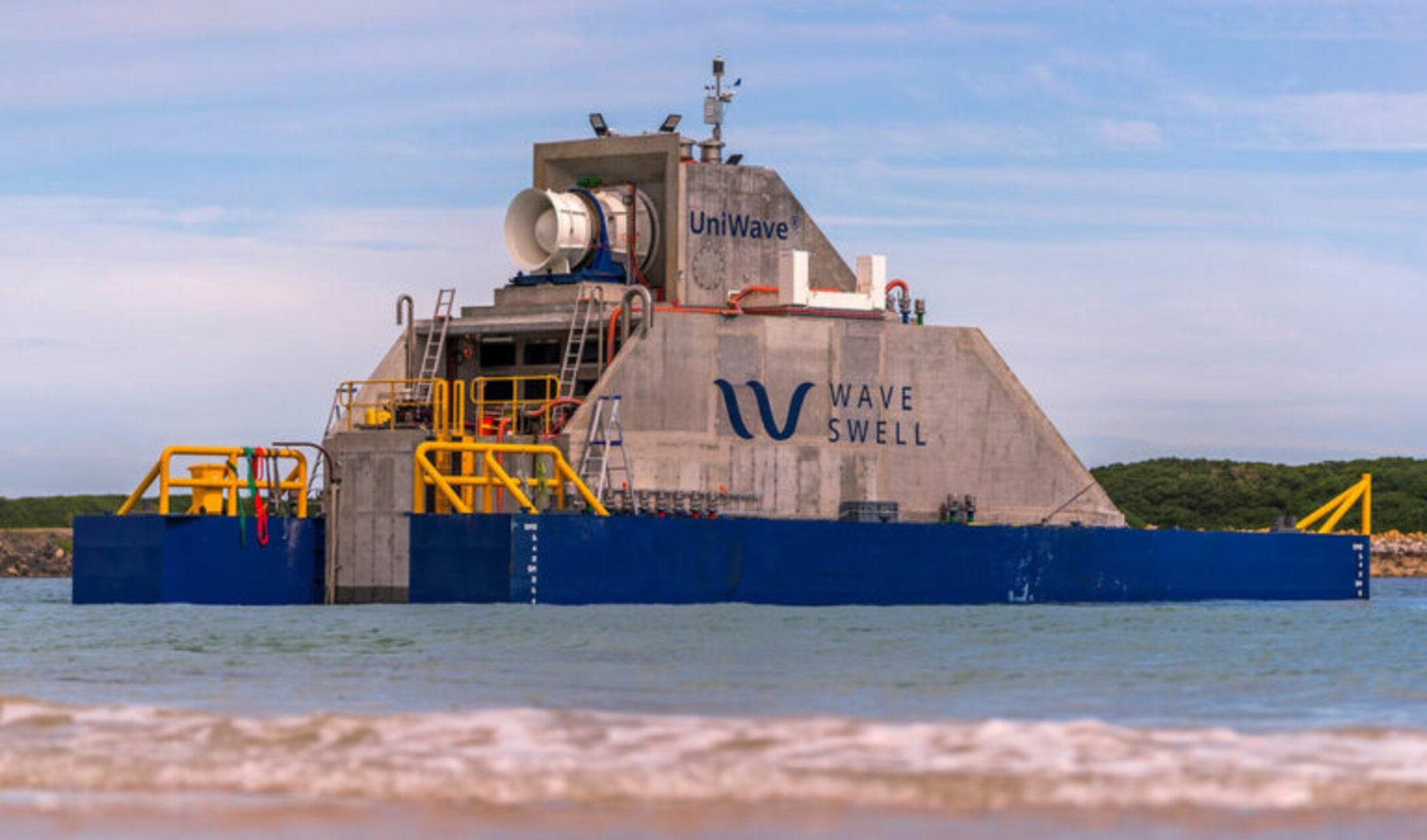 Energia dalle onde: durante la sperimentazione a King Island, UniWave200 di Wave Swell Energy ha fornito energia alla rete locale