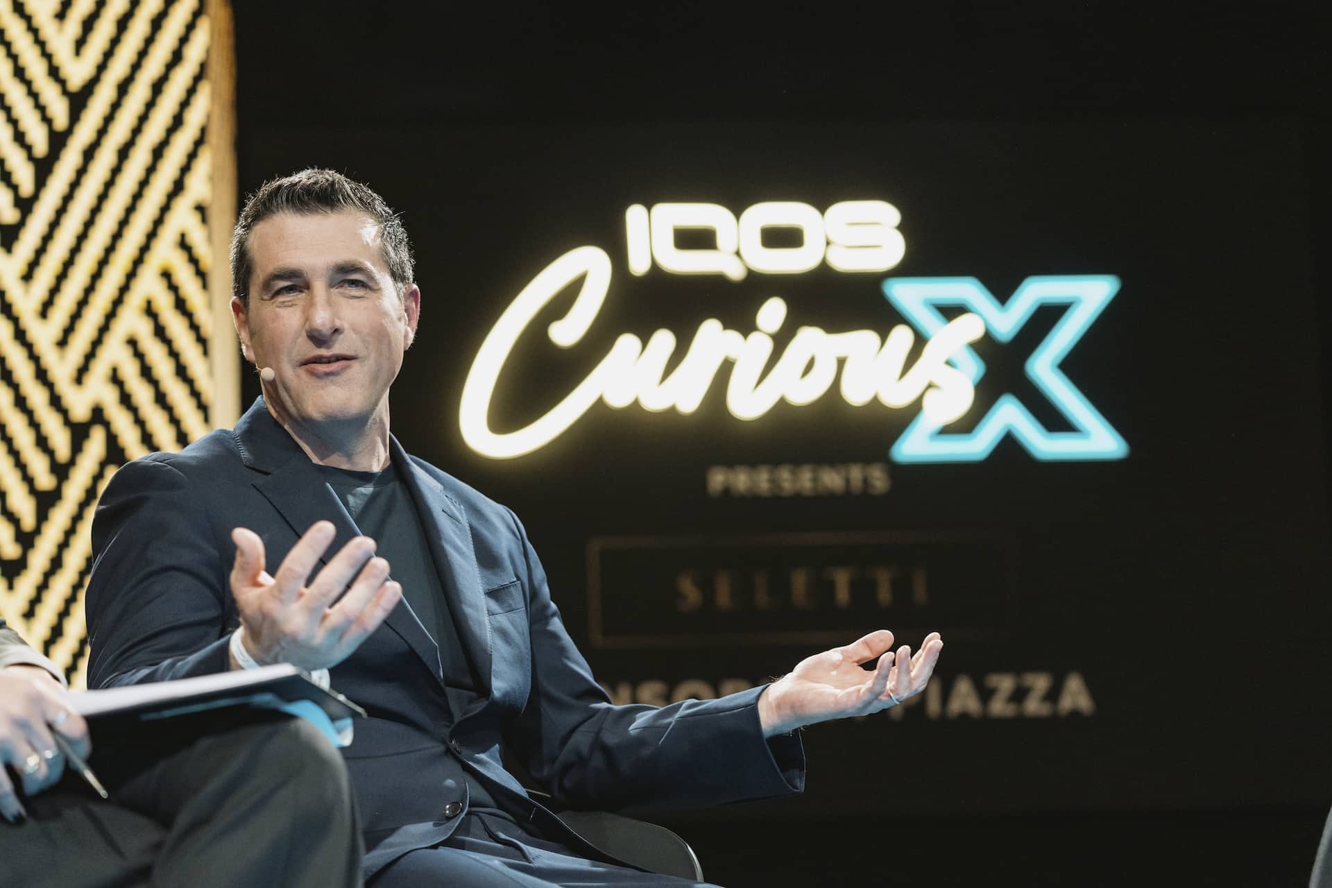 Milano Design Week: IQOS e Seletti reinventano la piazza italiana