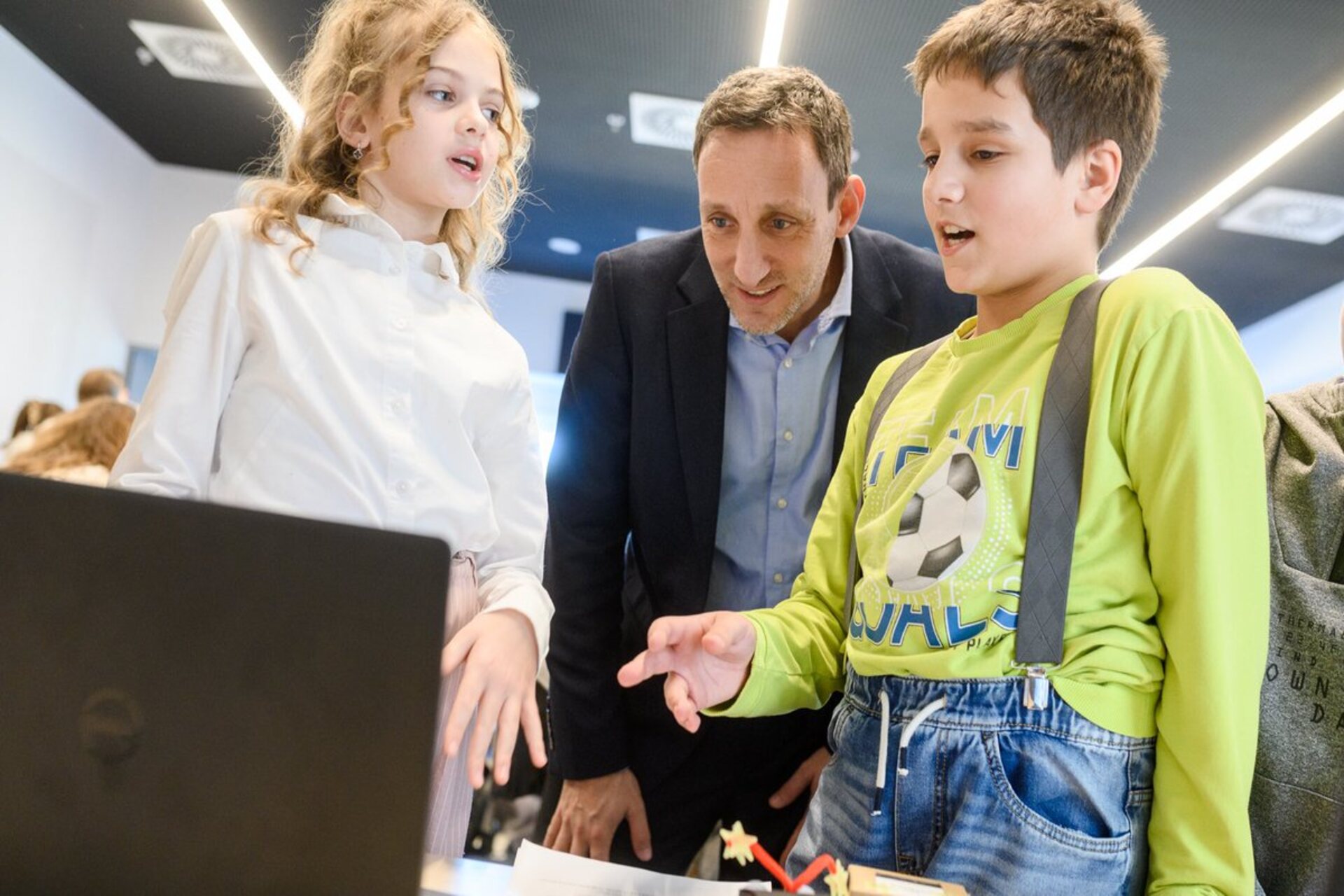 Montenegro: "Tinkering with Tech" trasforma l'istruzione del piccolo Paese balcanico