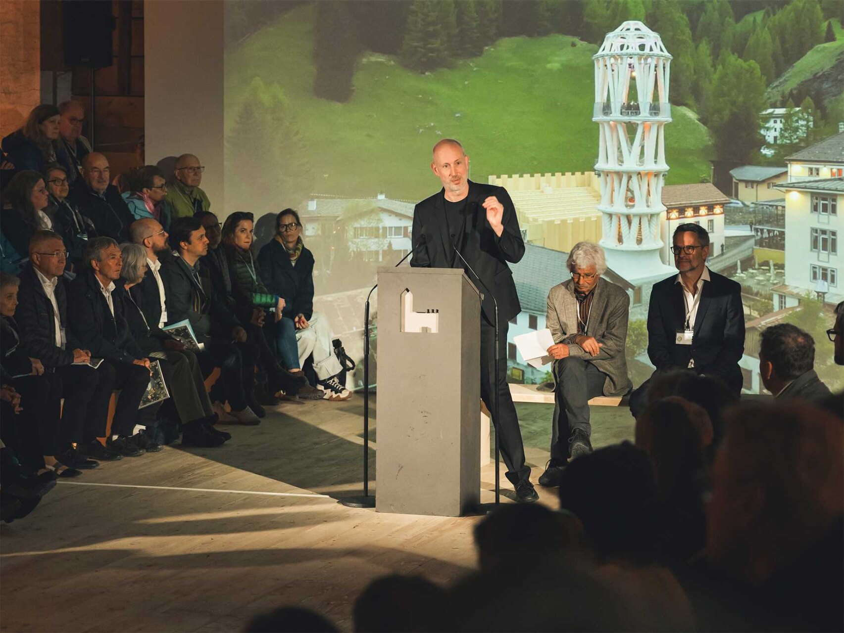 Tor Alva: Benjamin Dillenburger racconta il progetto alla cerimonia di inaugurazione a Mulegns nei Grigioni