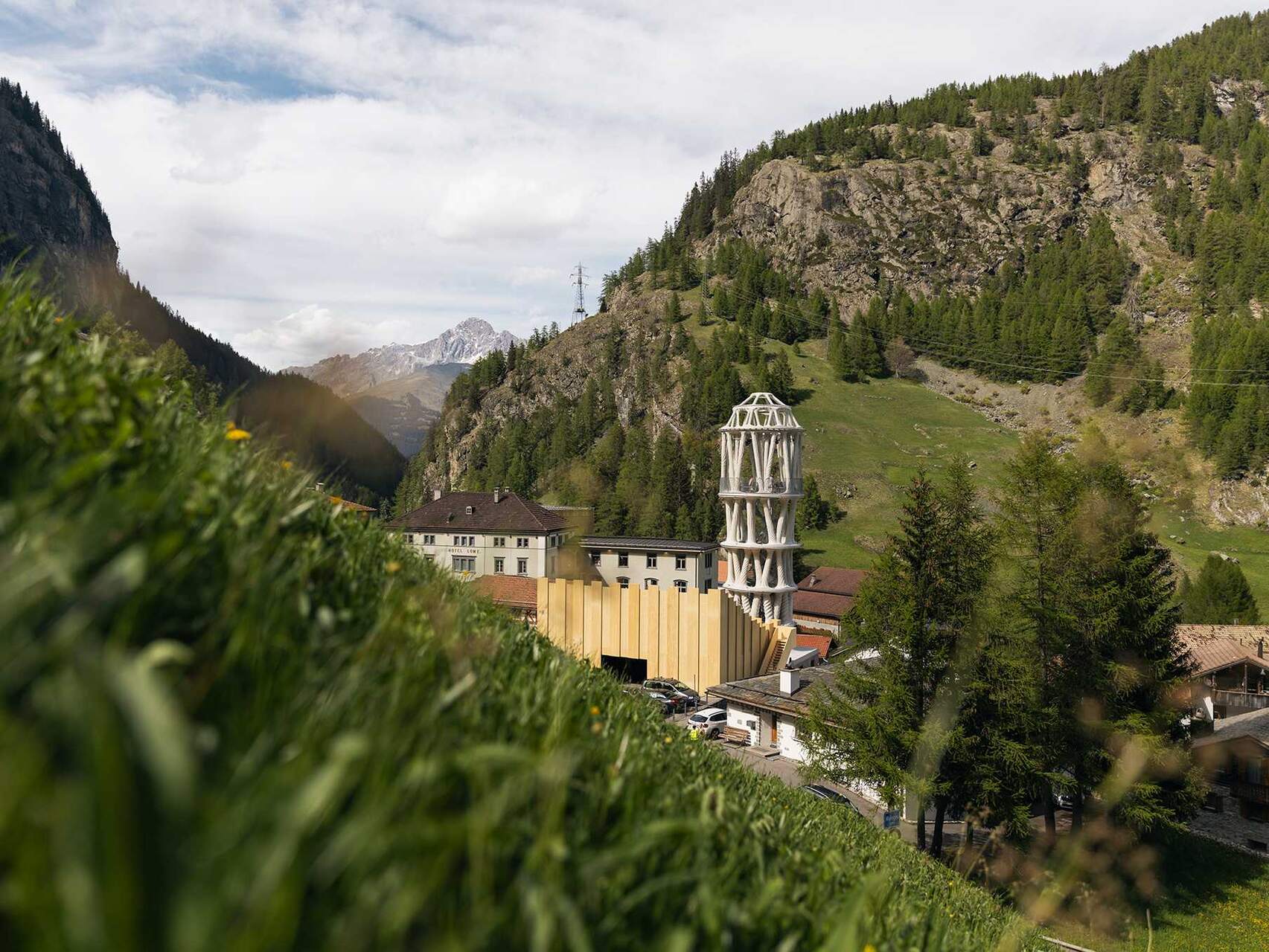 Tor Alva: Mulegns, minuscolo villaggio di undici abitanti, accoglie una delle strutture architettoniche più avanzate al mondo