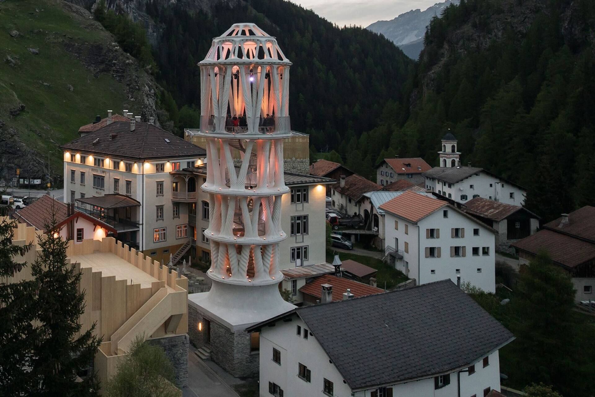 Tor Alva: la luce del crepuscolo esalta la texture fluida della superficie in calcestruzzo della torre in 3D