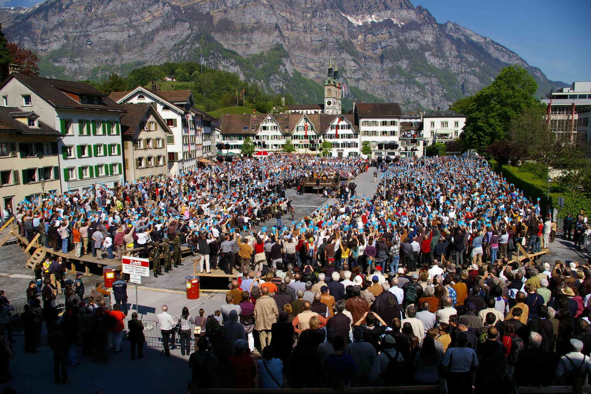 Glarona: la Landsgemeinde in primavera