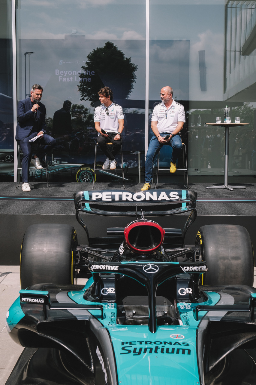 Petronas e Mercedes-AMG: Kimi Antonelli e Khalil Muri durante la conferenza stampa in Piemonte