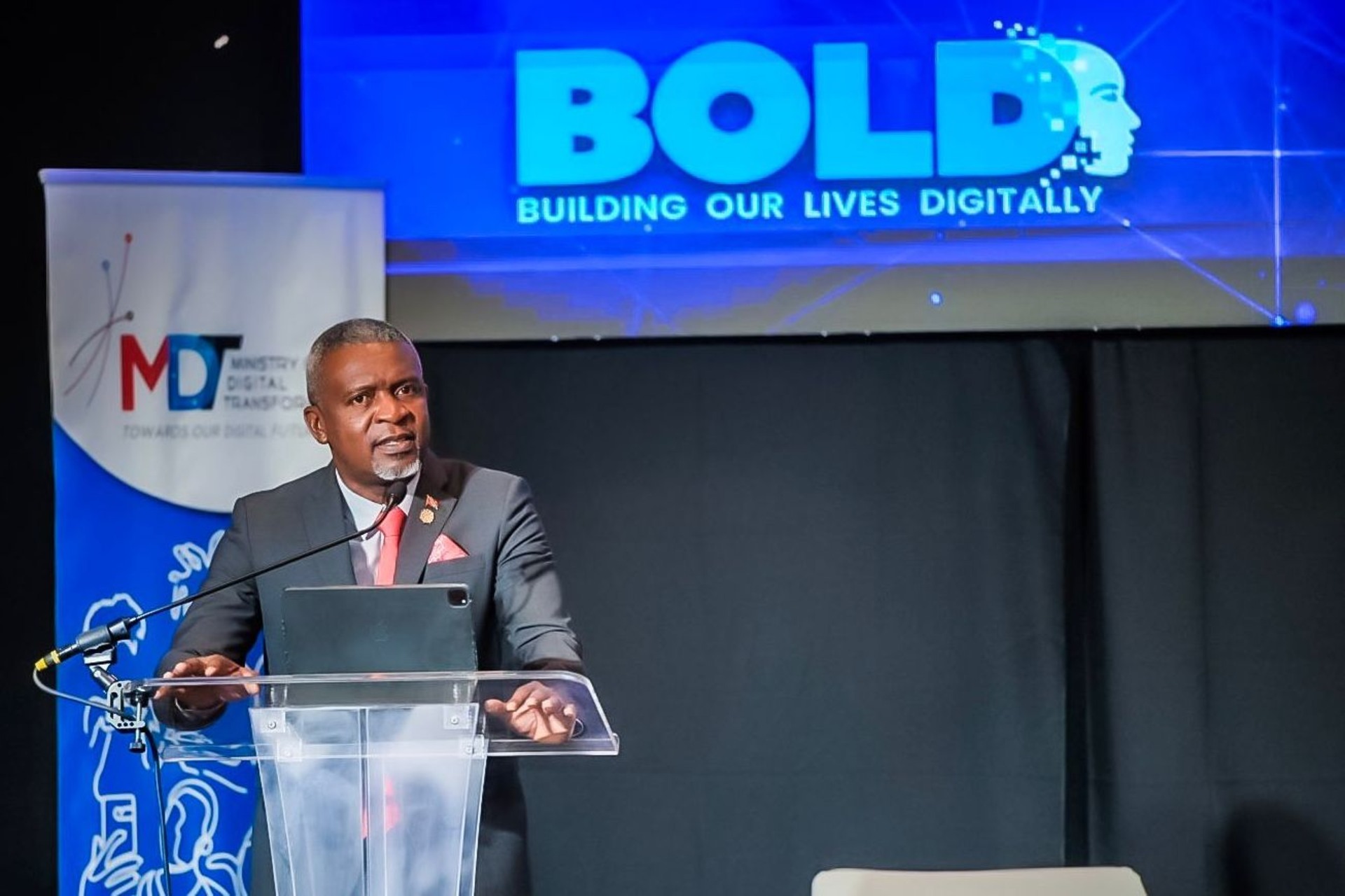 Trinidad e Tobago punta sull’open source per guidare la trasformazione digitale nei Caraibi: con l’OSPO e il supporto di università e istituzioni, il Paese diventa un modello di innovazione sostenibile per i piccoli Stati insulari