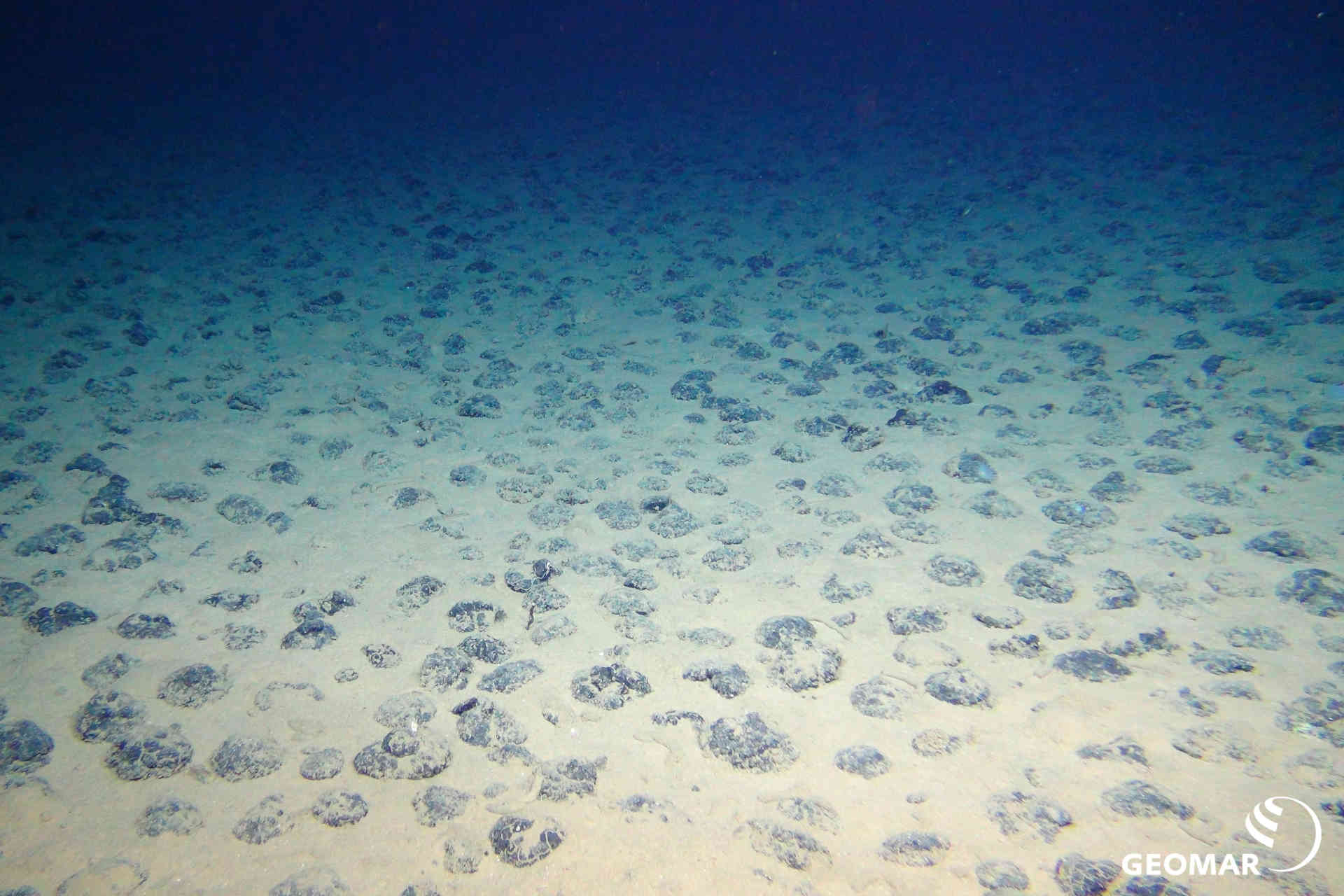 Estrazione mineraria in acque profonde