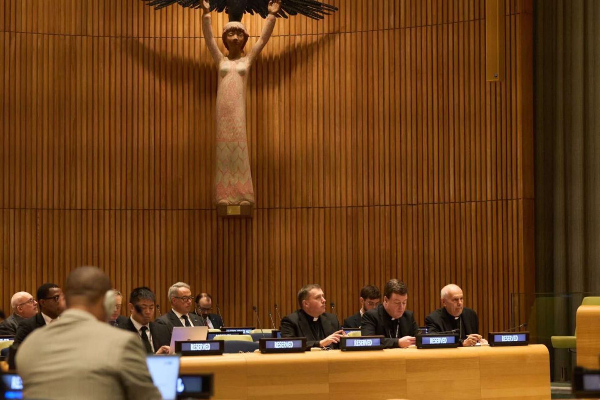 Etica globale: il dibattito sull'IA tra diritti umani, innovazione tecnologica e valori religiosi nel convegno ONU con relatori internazionali e rappresentanti diplomatici