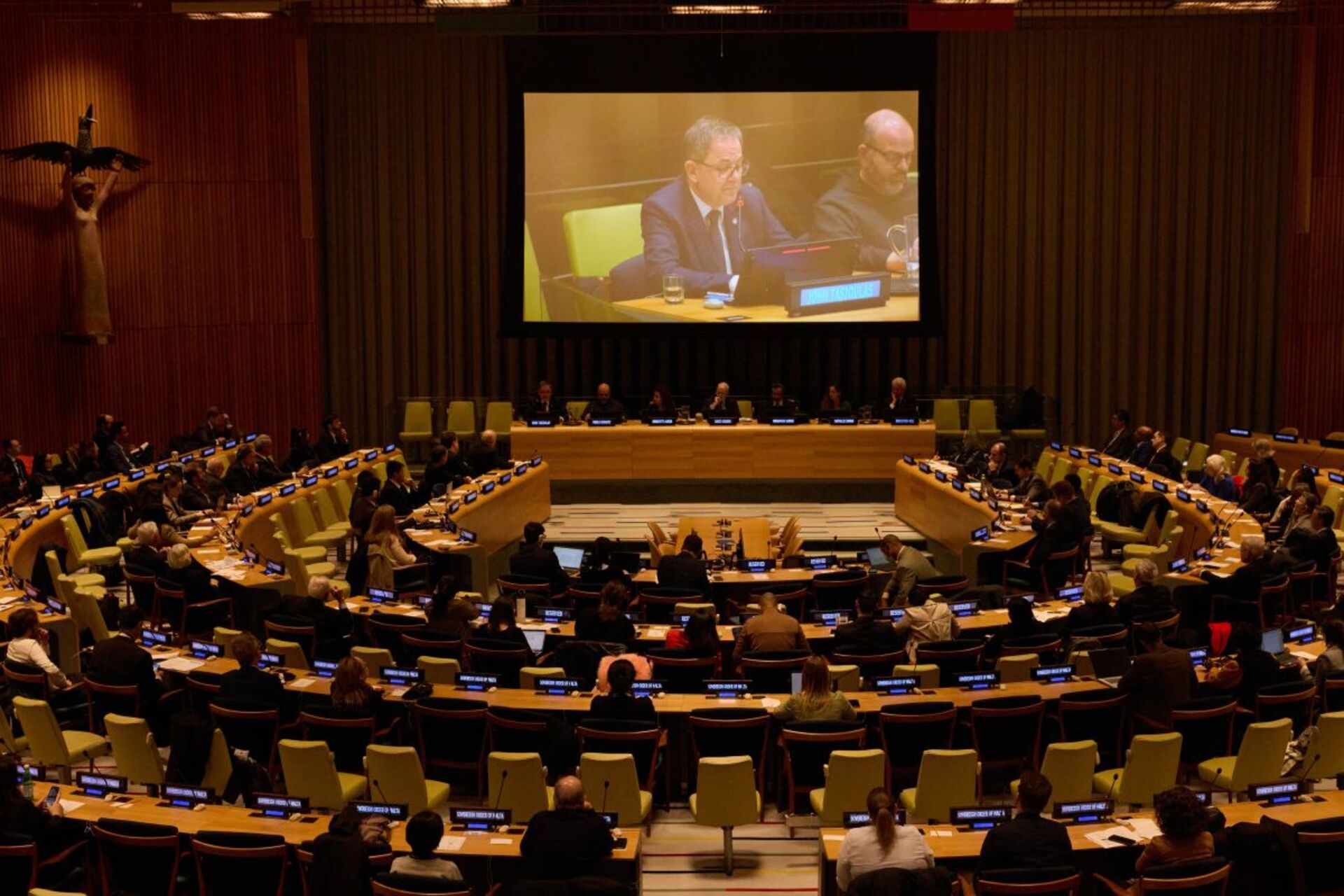 Etica globale: il dibattito sull'IA tra diritti umani, innovazione tecnologica e valori religiosi nel convegno ONU con relatori internazionali e rappresentanti diplomatici
