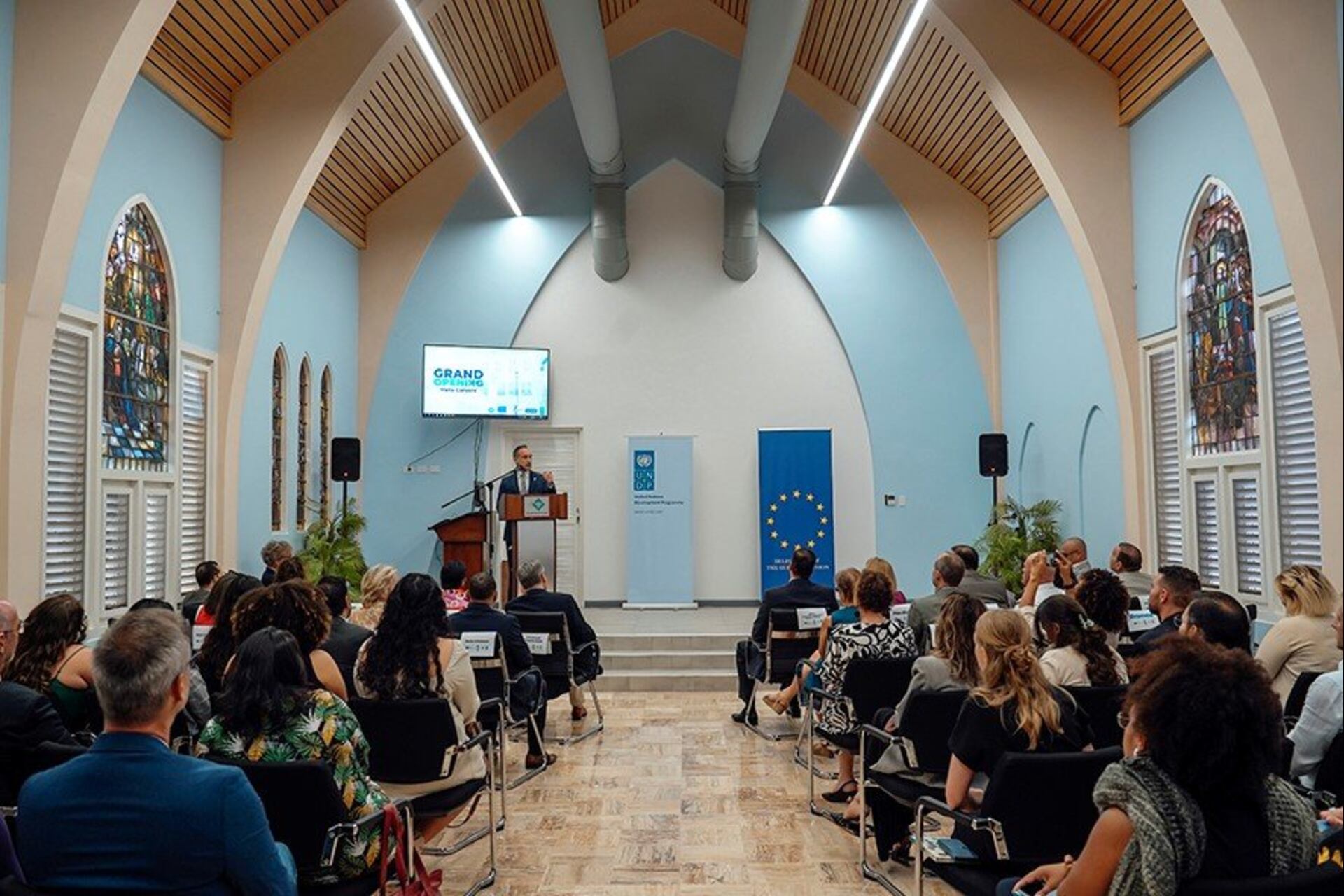 Aruba lancia un hub STEM: il rinnovato Convento di Maria diventa polo accademico sostenibile con laboratori ICT, aule smart e spazi condivisi per lo studio e la ricerca interdisciplinare