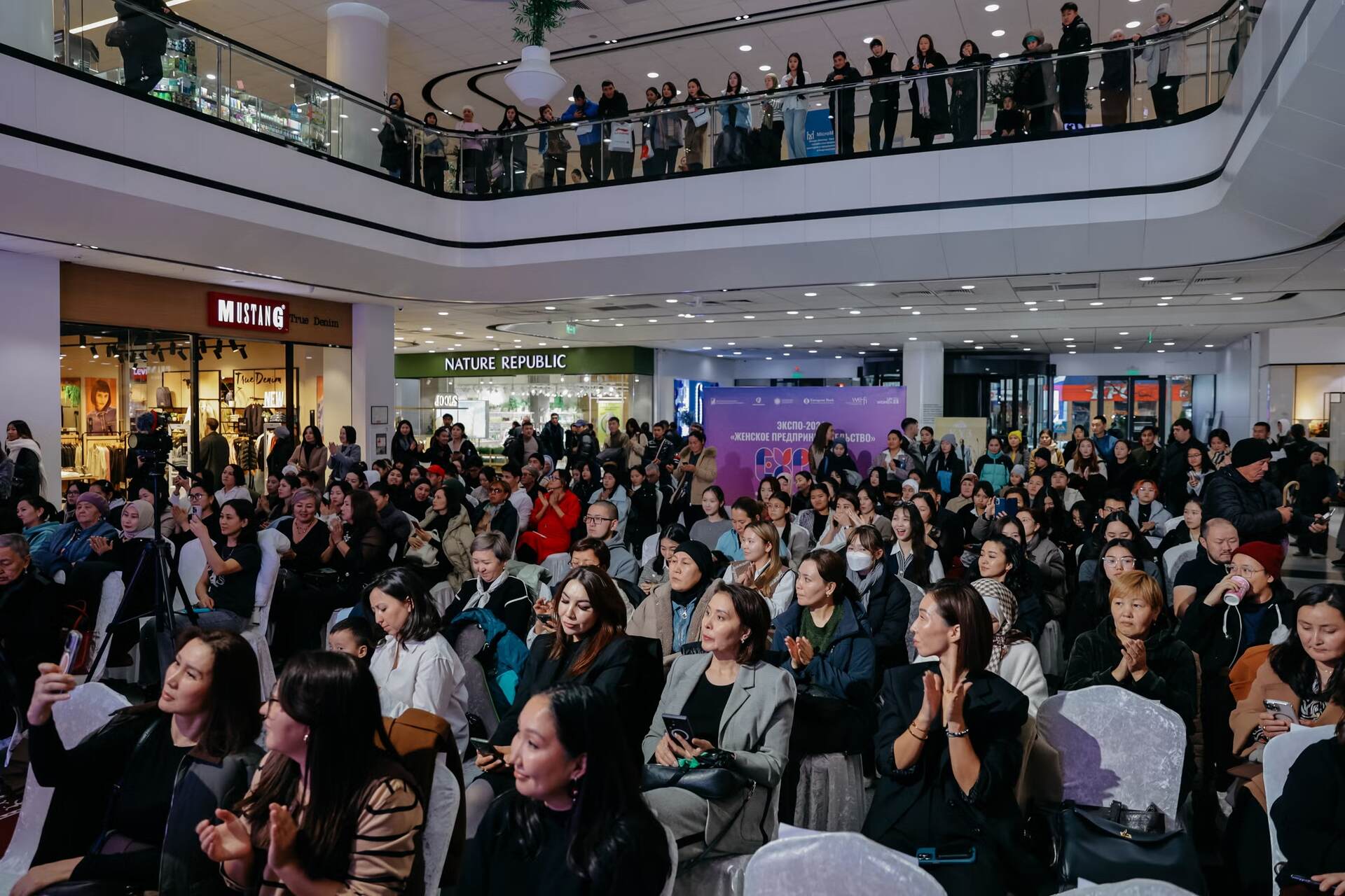 Uguaglianza in Georgia: eventi come la Women's Entrepreneurship Expo offrono formazione e networking, supportando le donne nel superare barriere culturali e finanziarie