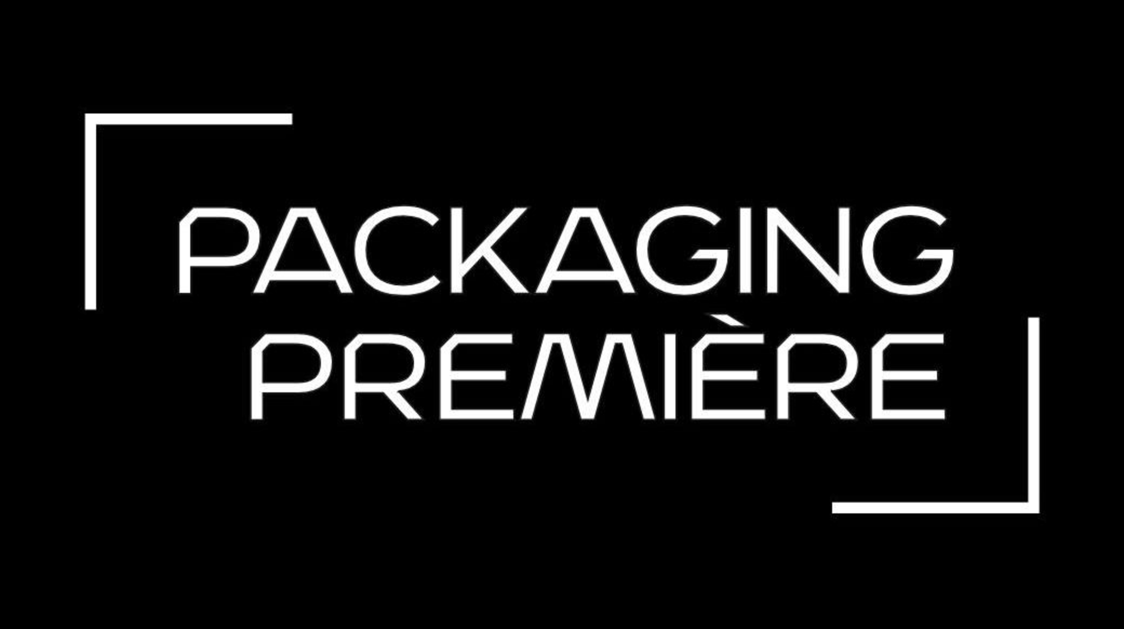 Packaging Première & PCD: ingresso decorato con disegni floreali su fondo scuro accoglie i visitatori, introducendo un percorso sensoriale tra bellezza e sostenibilità nel packaging di lusso