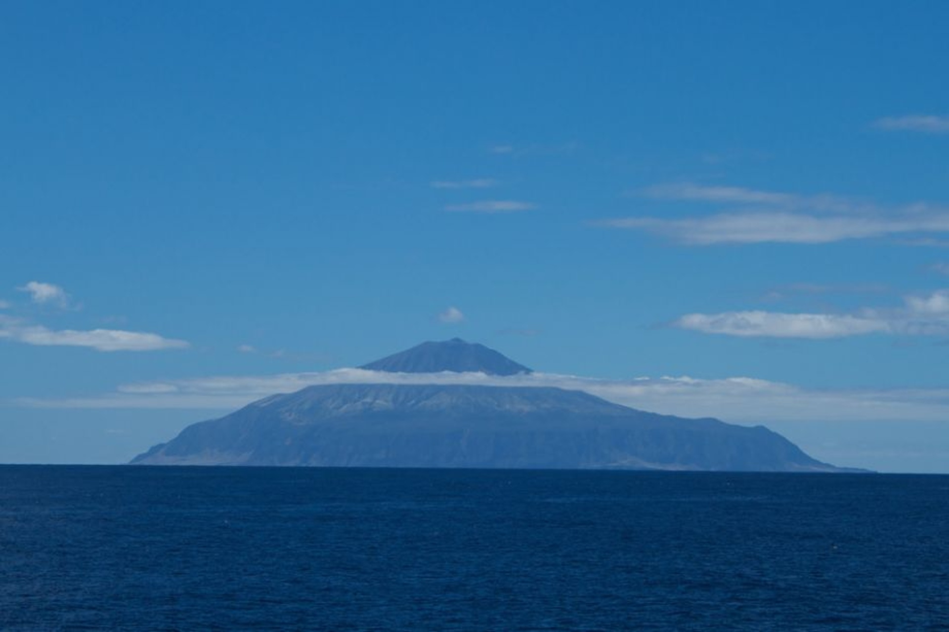Tristan da Cunha: isola vulcanica e riserva marina protetta, simbolo di sostenibilità e monitoraggio digitale in uno degli insediamenti più isolati del pianeta
