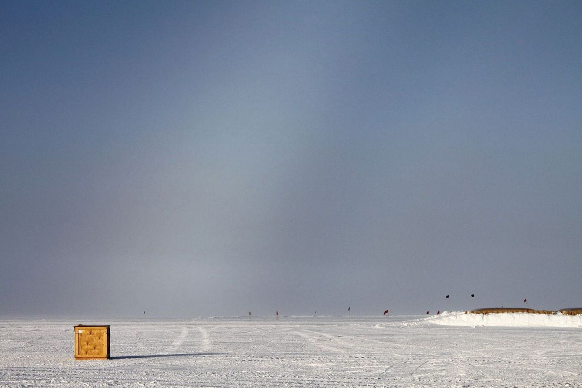 Marie Byrd Land: laboratorio naturale estremo dove scienziati misurano il flusso di calore e l’erosione glaciale, cercando di prevedere gli effetti futuri sull’innalzamento dei mari