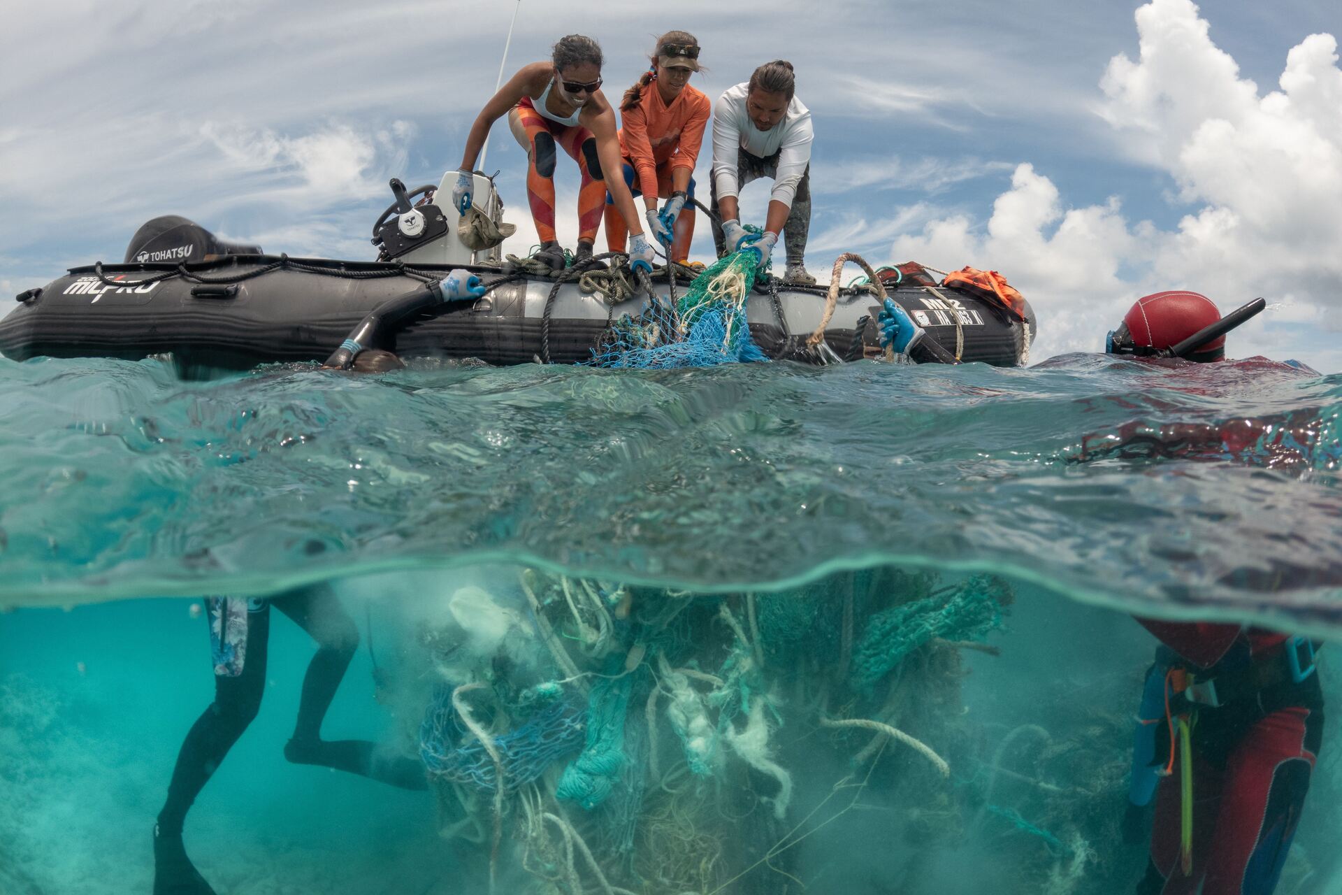 NOAA e Sea Grant: programmi congiunti per proteggere gli oceani rimuovendo plastica e reti fantasma, promuovendo tecnologie innovative e il coinvolgimento delle comunità costiere locali